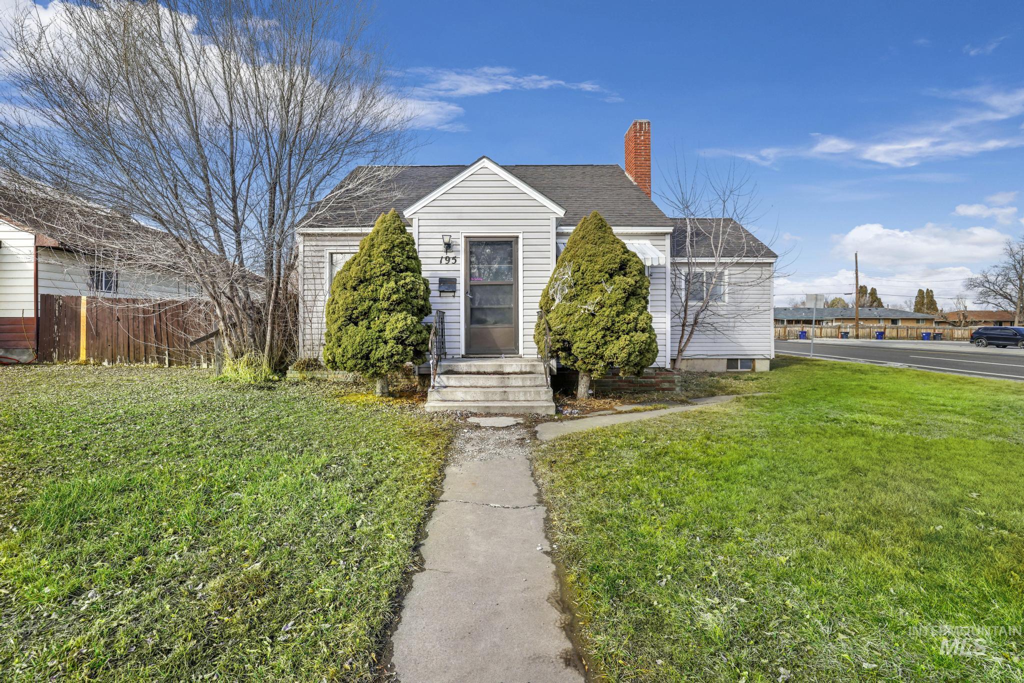 195 Washington St N, Twin Falls, Idaho 83301, 4 Bedrooms, 2.5 Bathrooms, Residential Income For Sale, Price $500,000,MLS 98957060