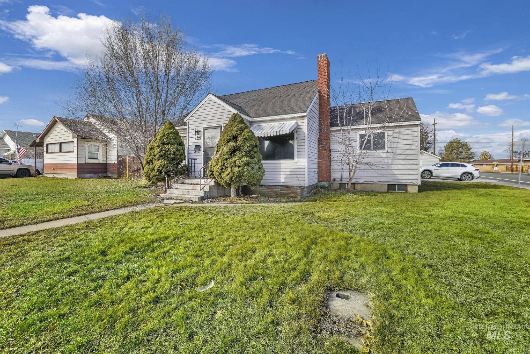 195 Washington St N, Twin Falls, Idaho 83301, 4 Bedrooms, 2.5 Bathrooms, Residential Income For Sale, Price $500,000,MLS 98957060