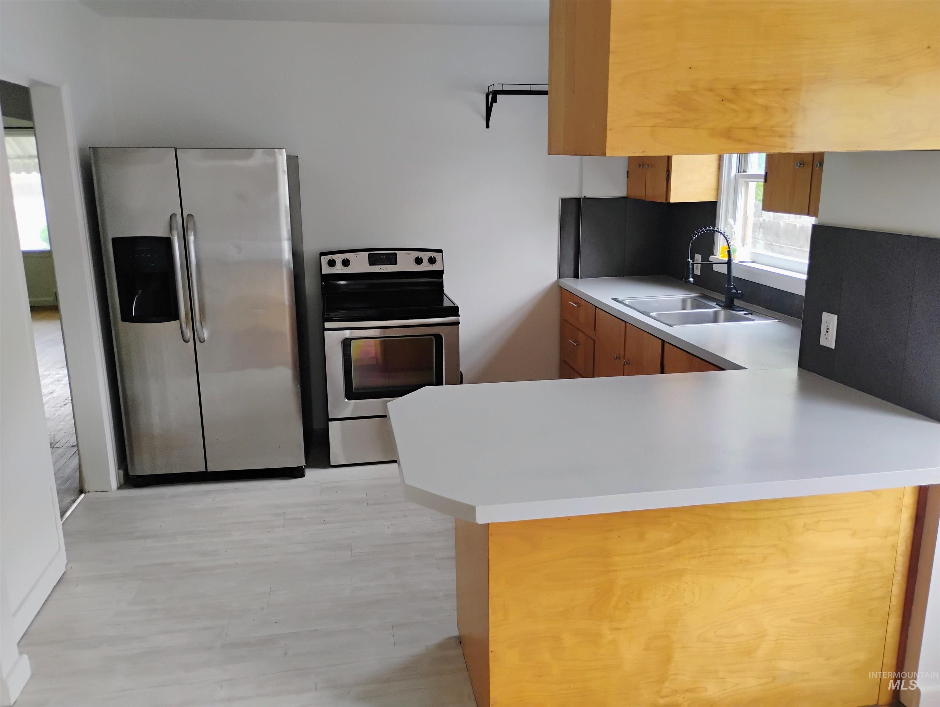 195 Washington St N, Twin Falls, Idaho 83301, 4 Bedrooms, 2.5 Bathrooms, Residential Income For Sale, Price $500,000,MLS 98957060