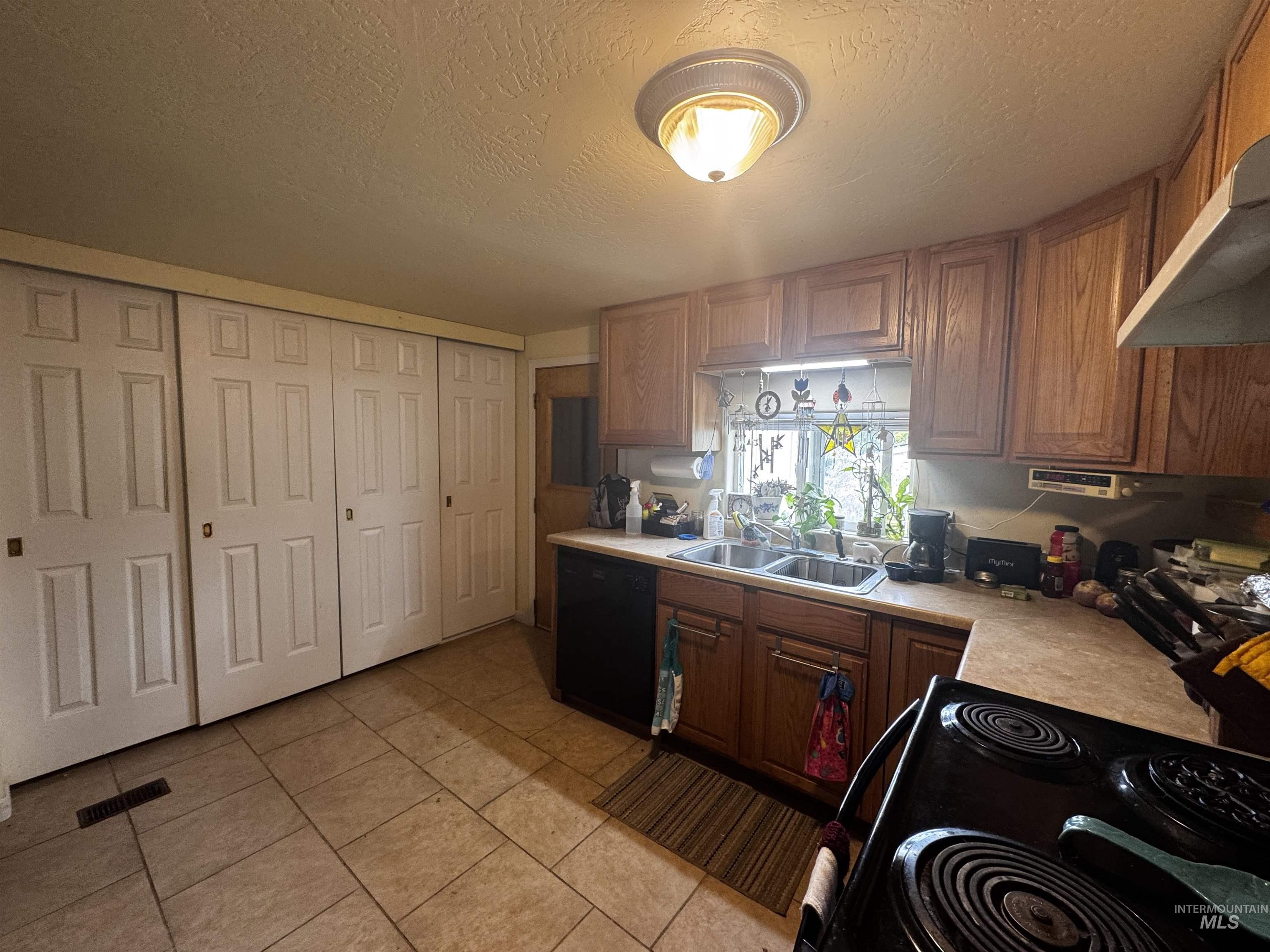 198 2nd Avenue South, Hagerman, Idaho 83332, 2 Bedrooms, 2 Bathrooms, Residential For Sale, Price $209,900, 98957085