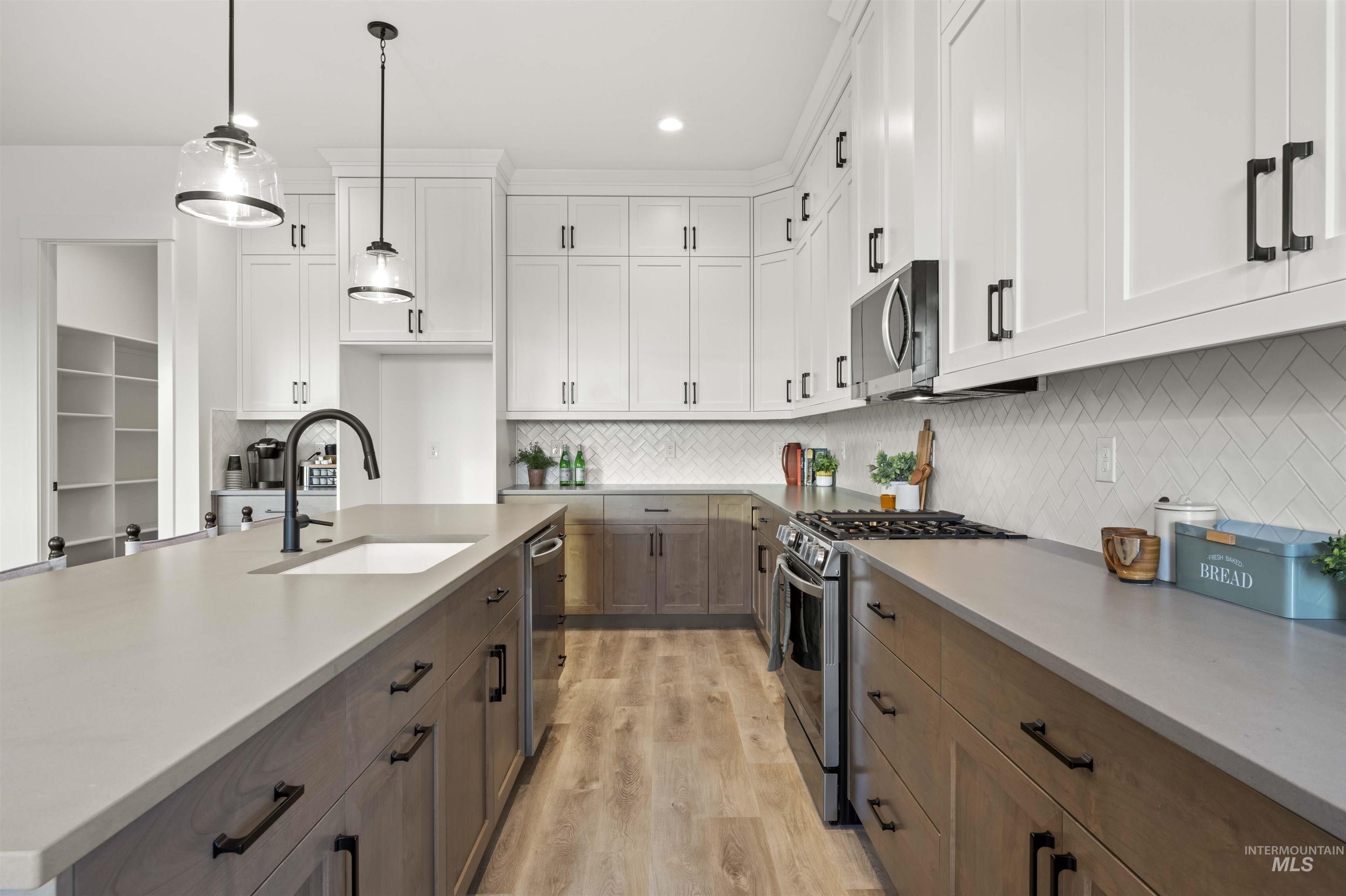 12596 S Lenora Pl., Nampa, Idaho 83686, 3 Bedrooms, 2.5 Bathrooms, Residential For Sale, Price $724,999,MLS 98957086