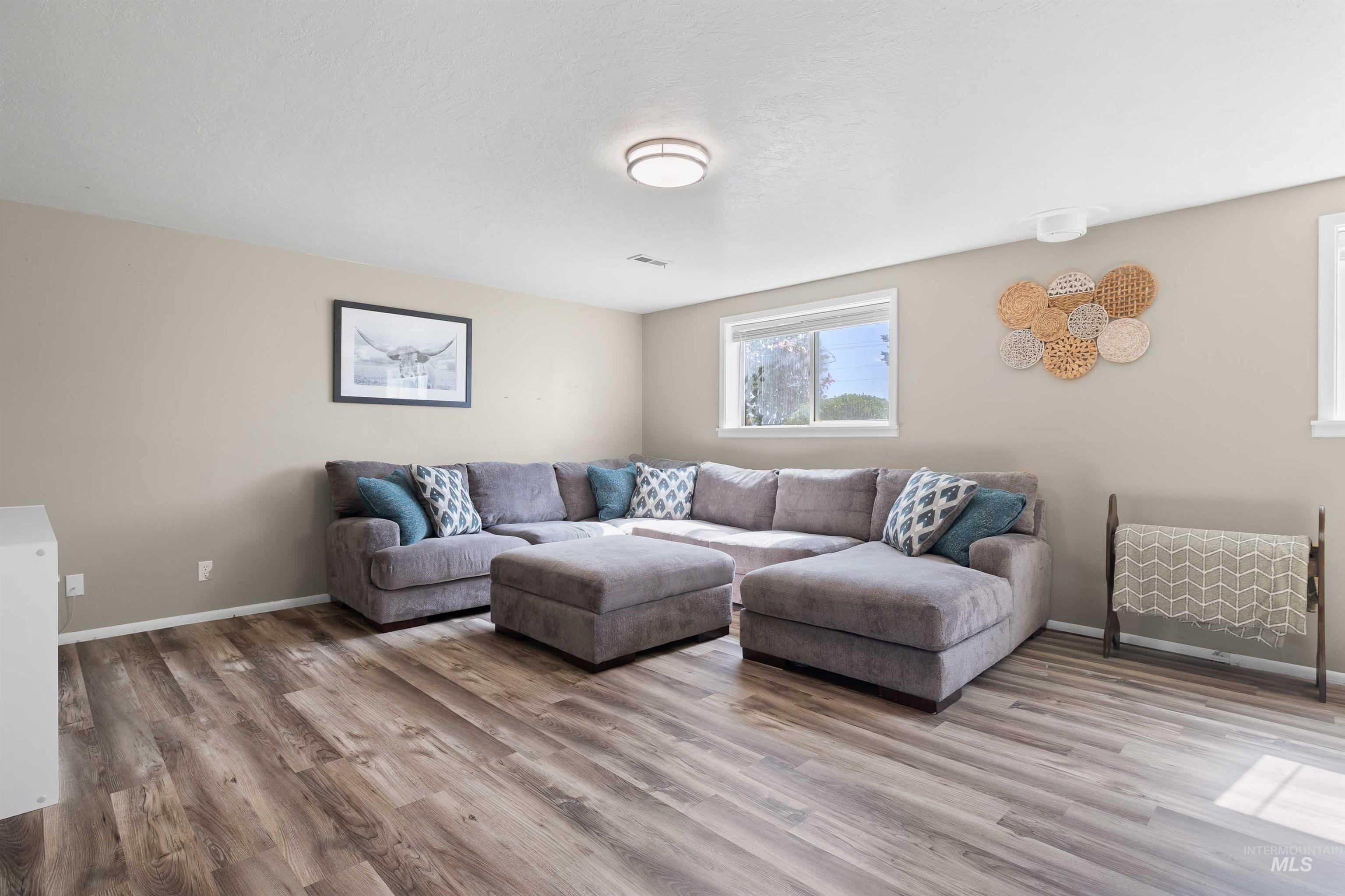 3983 N 2300 E, Filer, Idaho 83328, 4 Bedrooms, 3 Bathrooms, Residential For Sale, Price $594,900,MLS 98957121