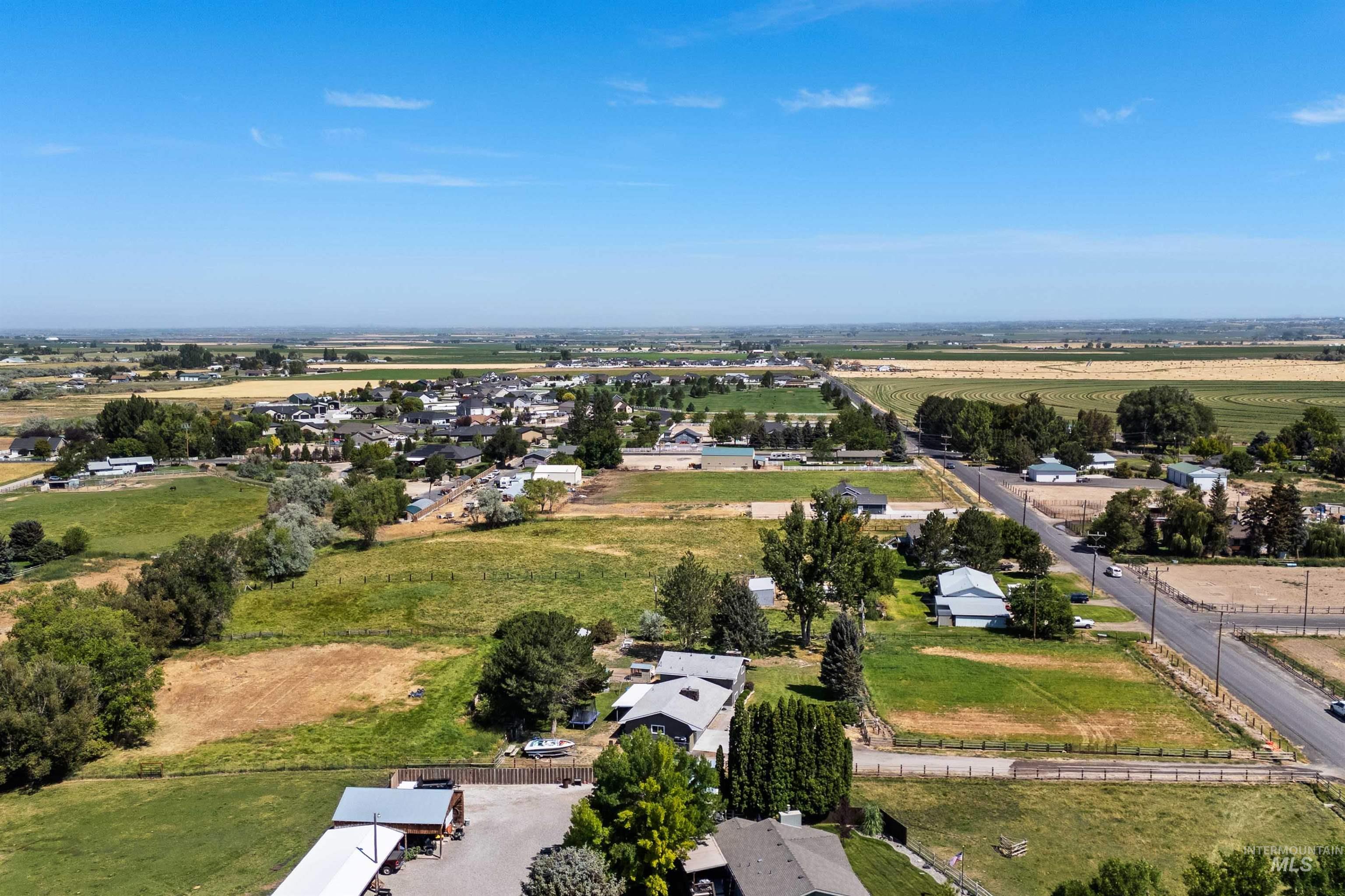 3983 N 2300 E, Filer, Idaho 83328, 4 Bedrooms, 3 Bathrooms, Residential For Sale, Price $594,900,MLS 98957121