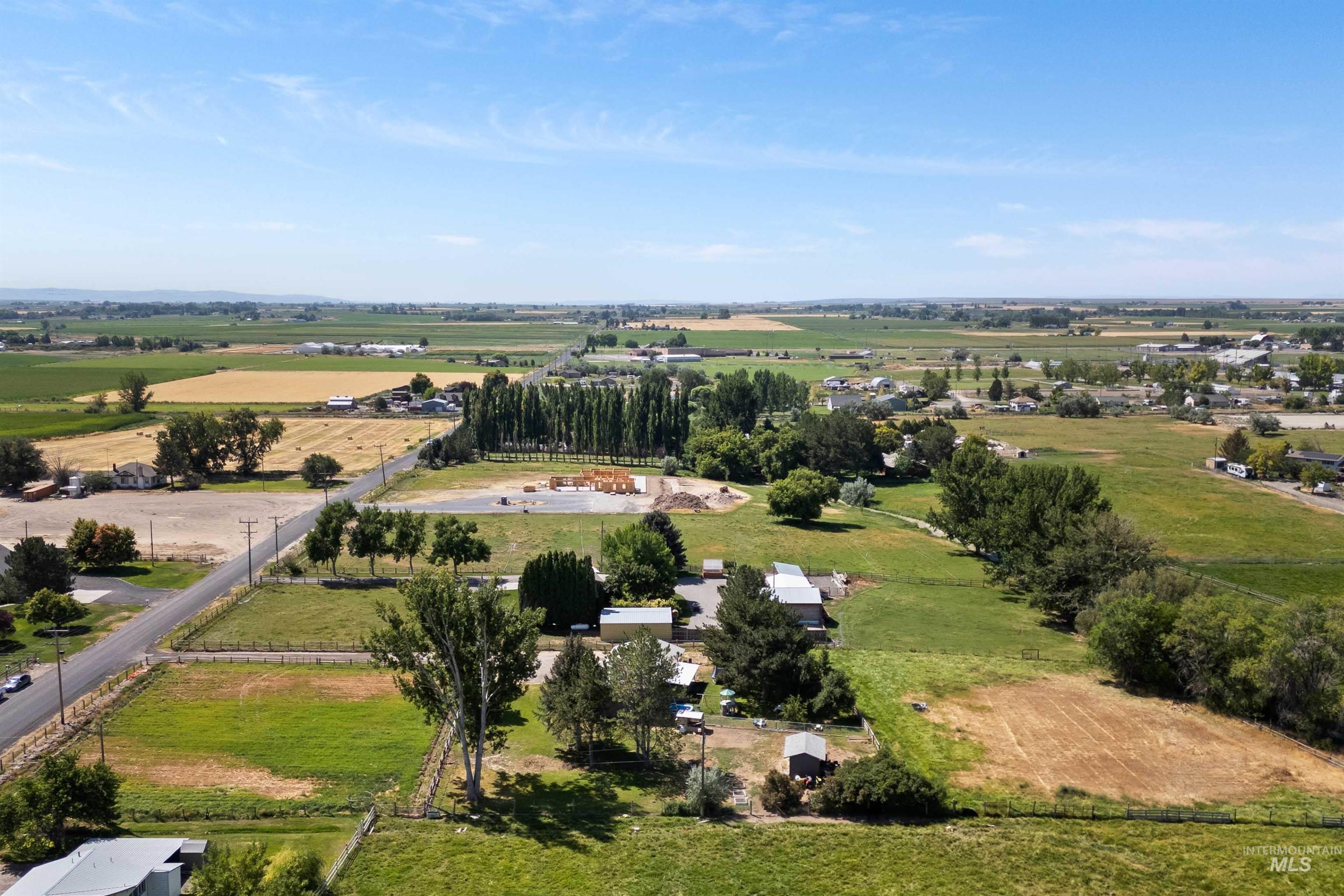 3983 N 2300 E, Filer, Idaho 83328, 4 Bedrooms, 3 Bathrooms, Residential For Sale, Price $594,900,MLS 98957121