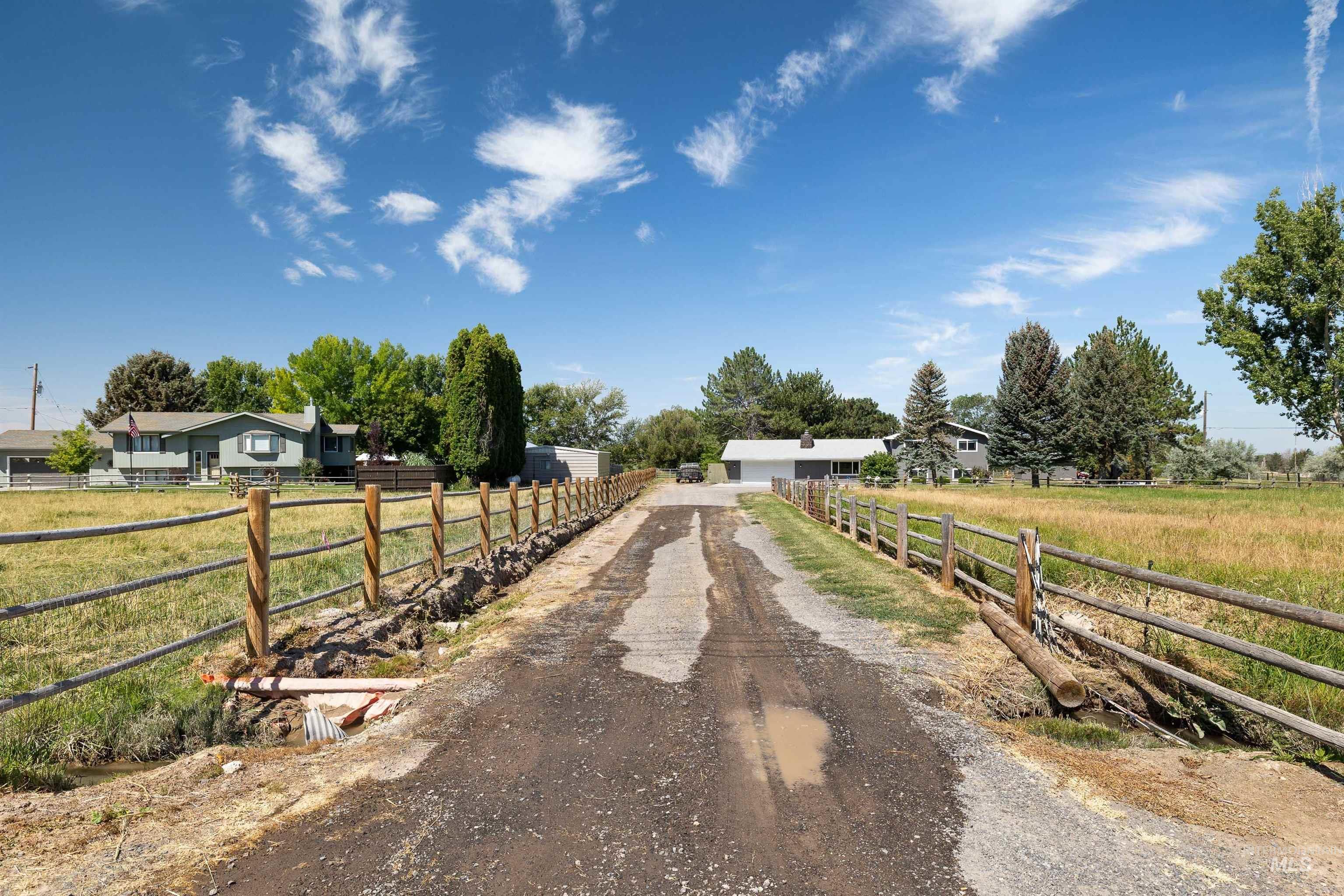 3983 N 2300 E, Filer, Idaho 83328, 4 Bedrooms, 3 Bathrooms, Residential For Sale, Price $594,900,MLS 98957121