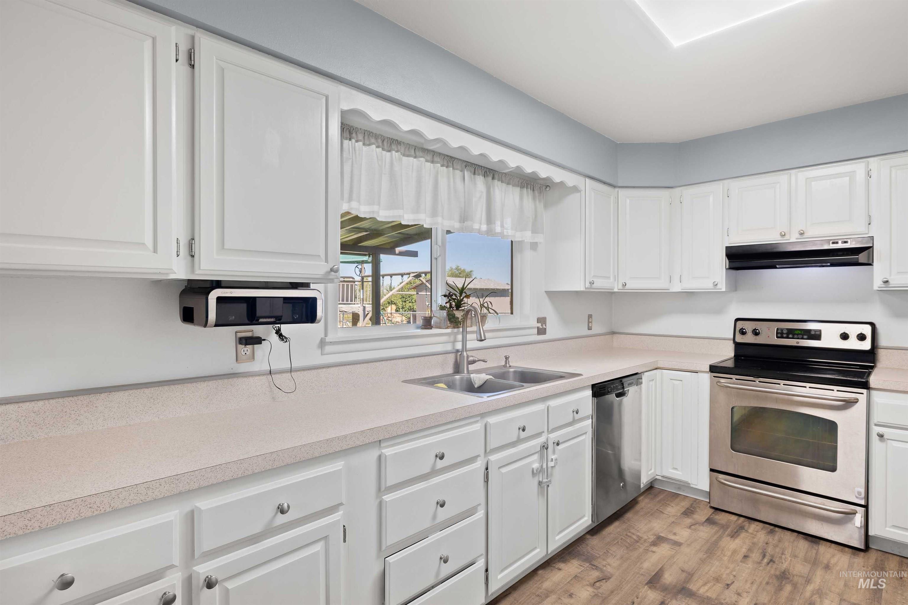 3983 N 2300 E, Filer, Idaho 83328, 4 Bedrooms, 3 Bathrooms, Residential For Sale, Price $594,900,MLS 98957121