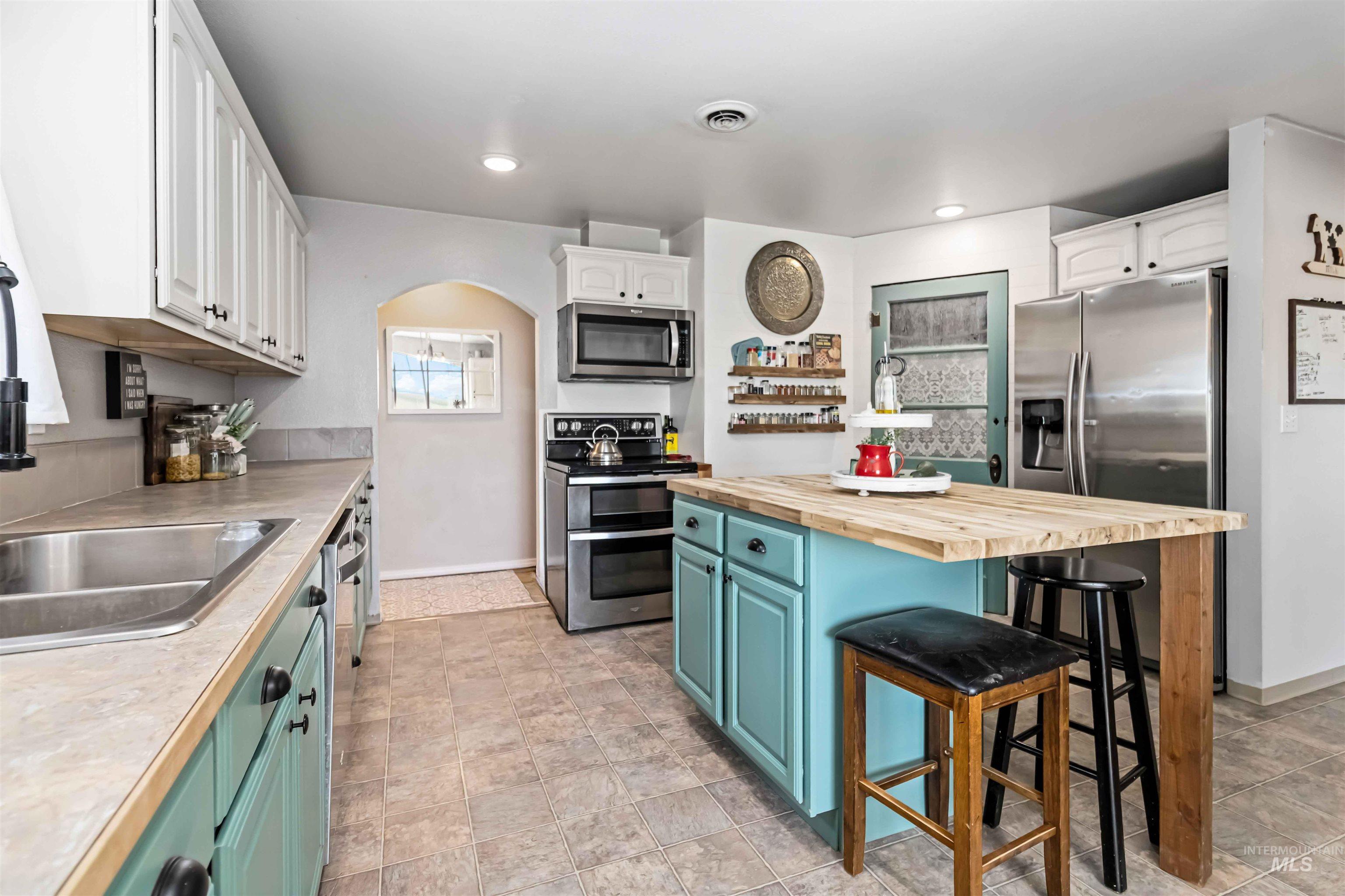 5805 E Denver Rd, New Plymouth, Idaho 83655, 6 Bedrooms, 4 Bathrooms, Residential For Sale, Price $1,295,000,MLS 98957126