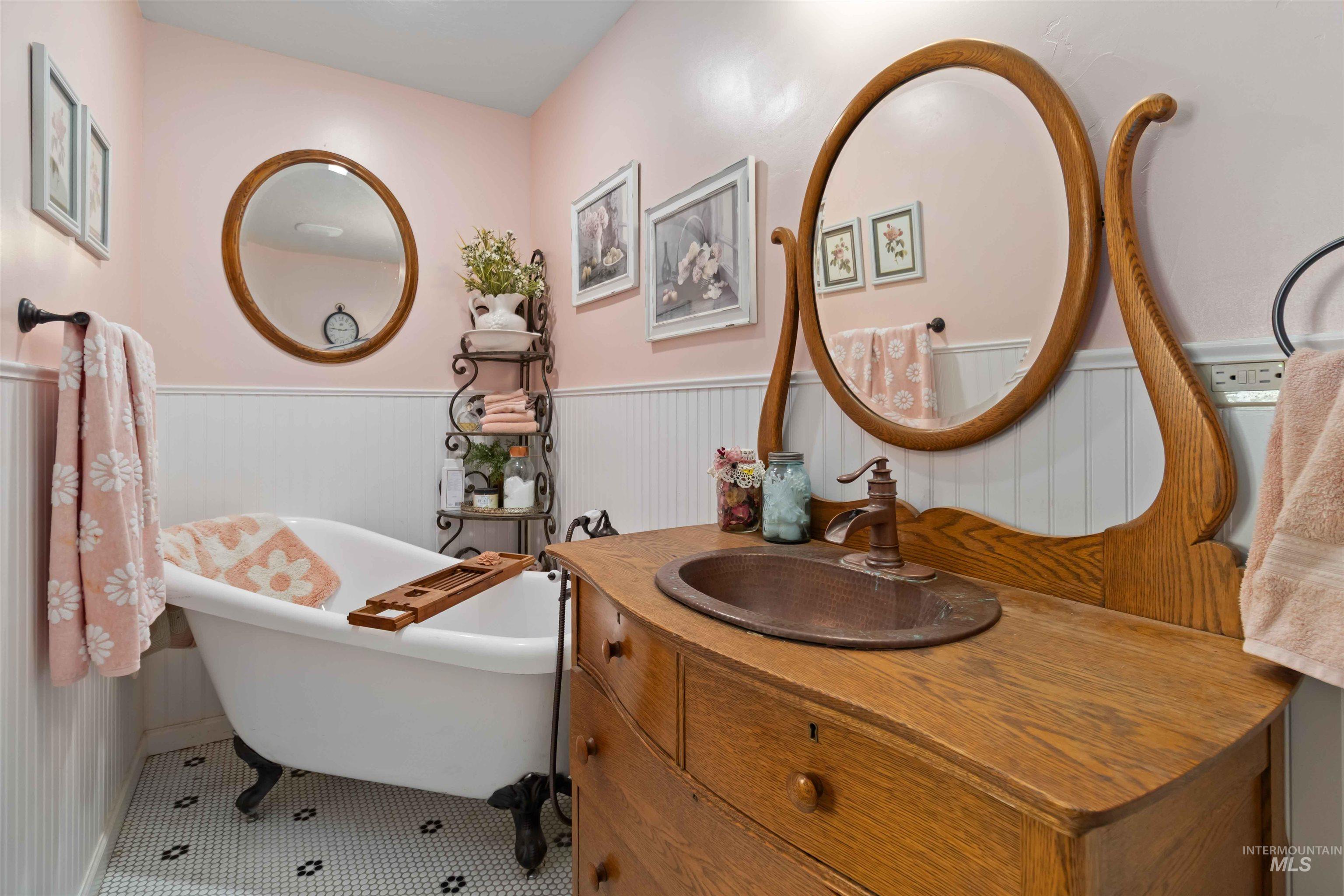 5805 E Denver Rd, New Plymouth, Idaho 83655, 6 Bedrooms, 4 Bathrooms, Residential For Sale, Price $1,295,000,MLS 98957126