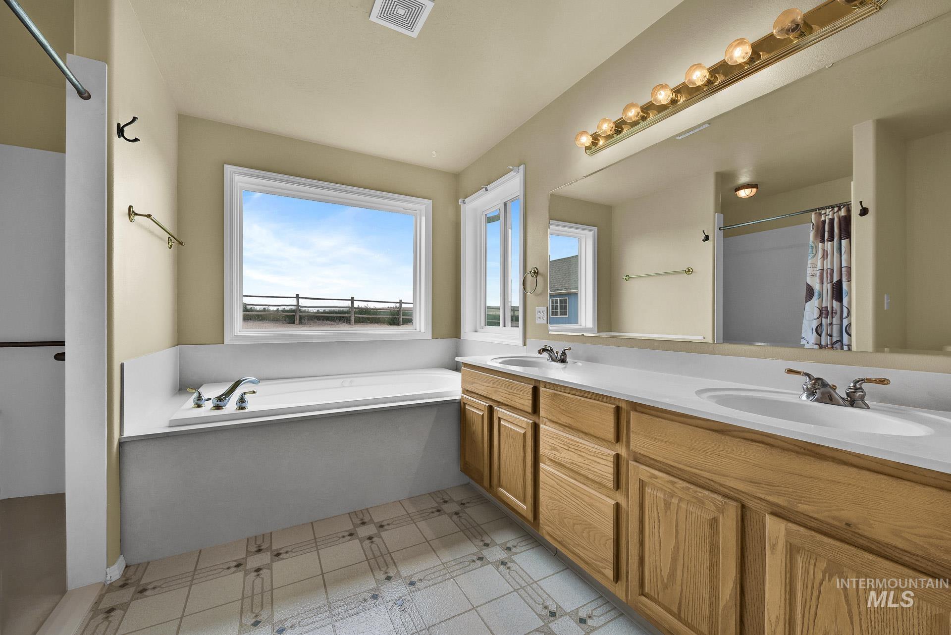 9770 Farner Rd, Nampa, Idaho 83686-9148, 3 Bedrooms, 3 Bathrooms, Farm & Ranch For Sale, Price $1,200,000, 98957131