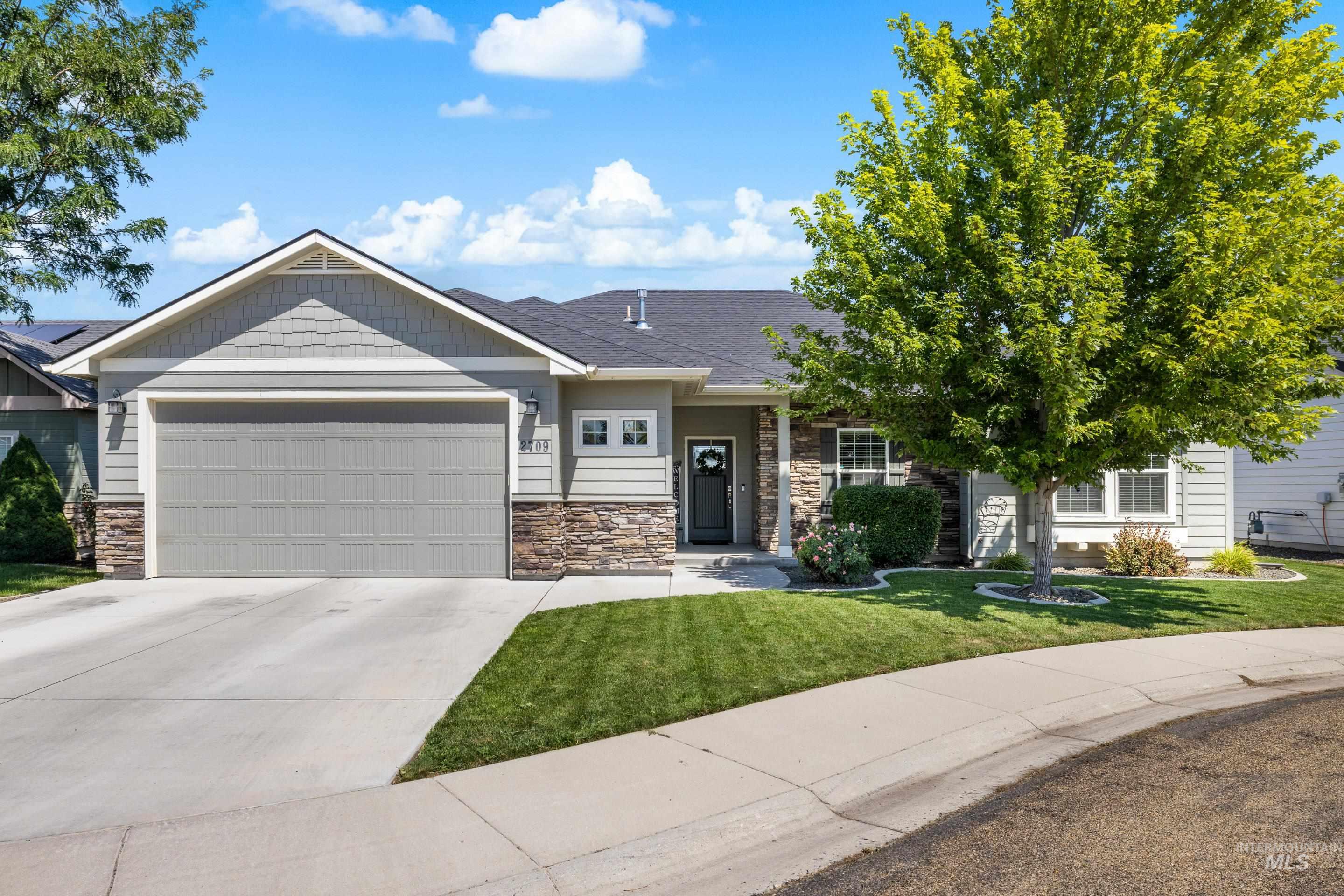 2709 Fallcrest St., Caldwell, Idaho 83607-5179, 3 Bedrooms, 2 Bathrooms, Residential For Sale, Price $440,000,MLS 98957141