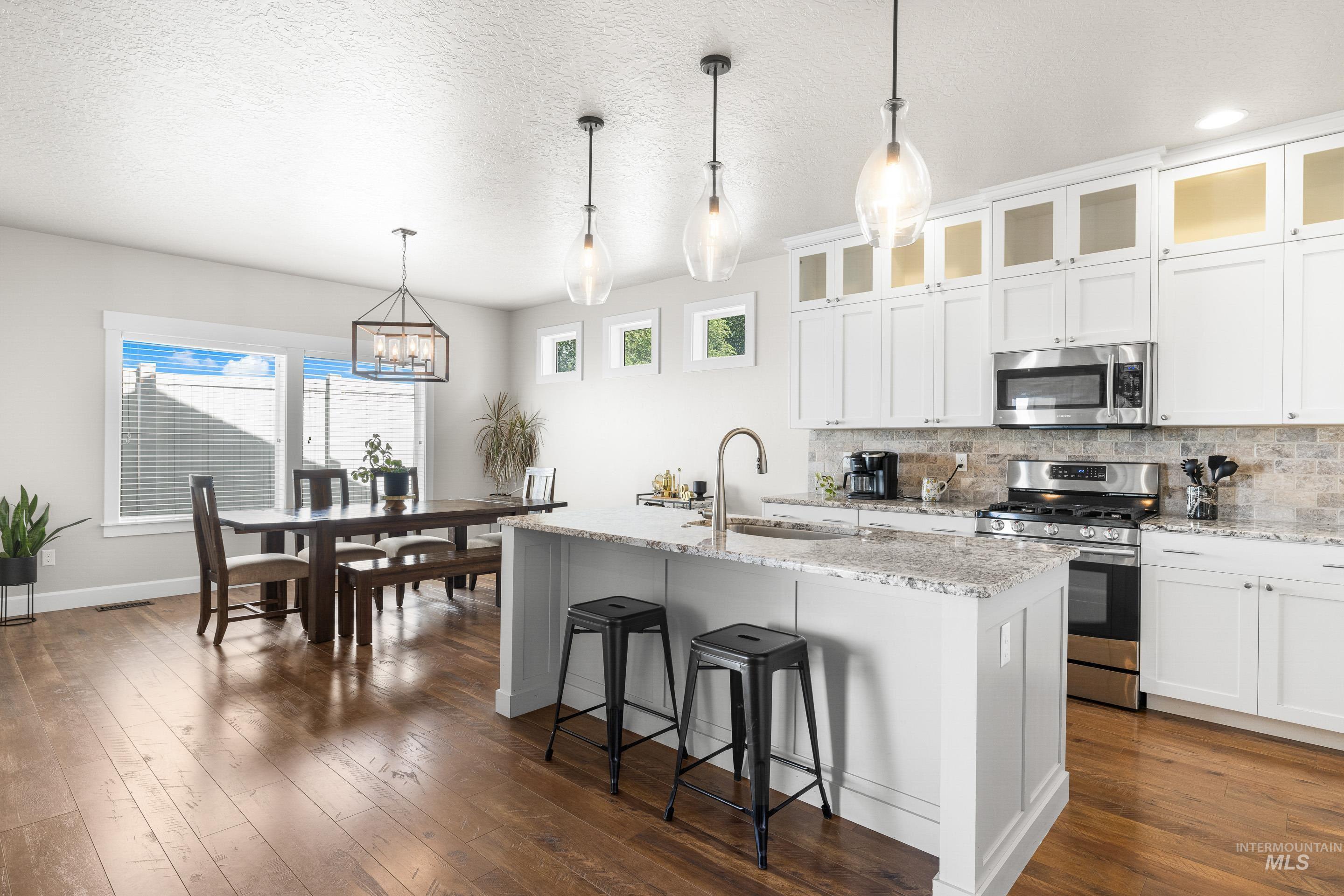 2709 Fallcrest St., Caldwell, Idaho 83607-5179, 3 Bedrooms, 2 Bathrooms, Residential For Sale, Price $440,000,MLS 98957141