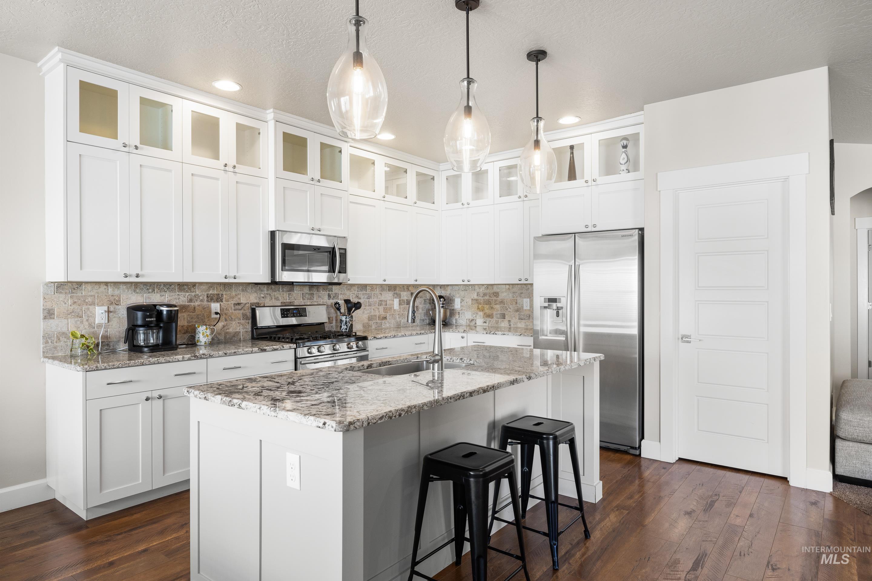 2709 Fallcrest St., Caldwell, Idaho 83607-5179, 3 Bedrooms, 2 Bathrooms, Residential For Sale, Price $440,000,MLS 98957141