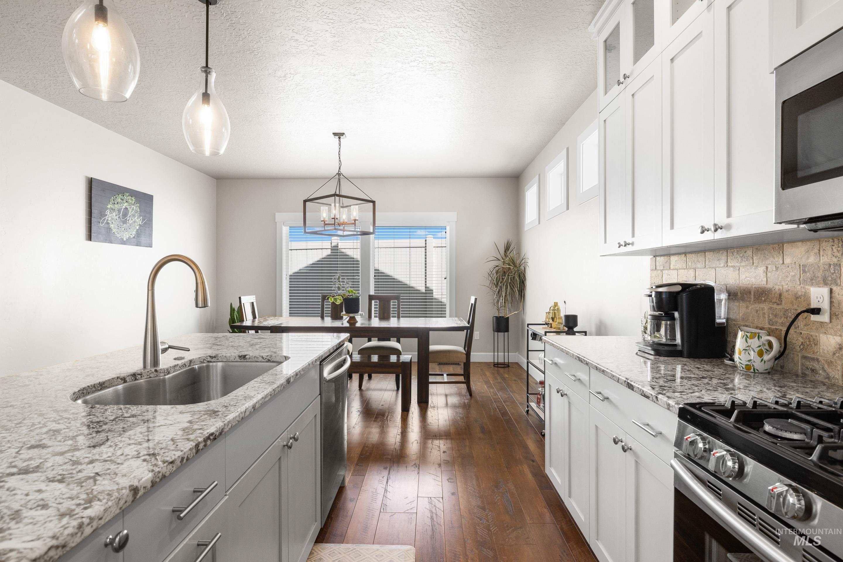 2709 Fallcrest St., Caldwell, Idaho 83607-5179, 3 Bedrooms, 2 Bathrooms, Residential For Sale, Price $440,000,MLS 98957141