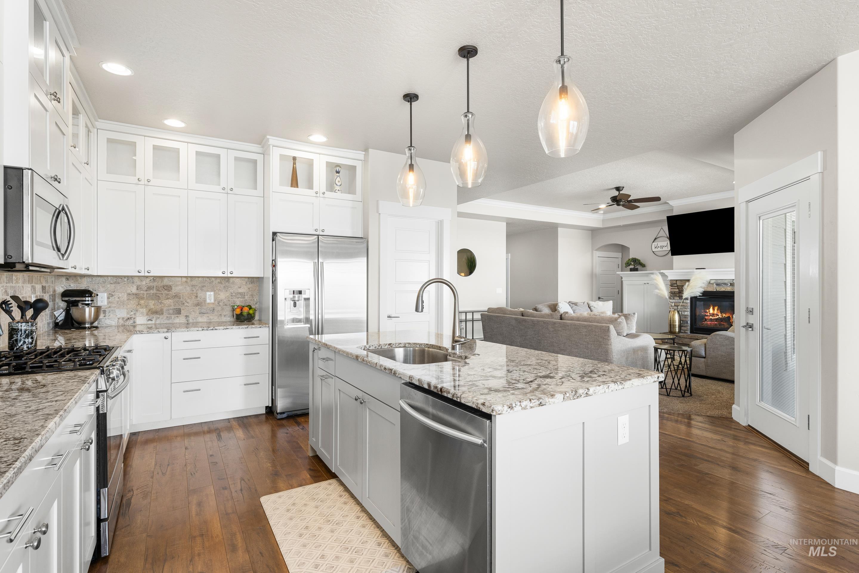 2709 Fallcrest St., Caldwell, Idaho 83607-5179, 3 Bedrooms, 2 Bathrooms, Residential For Sale, Price $440,000,MLS 98957141