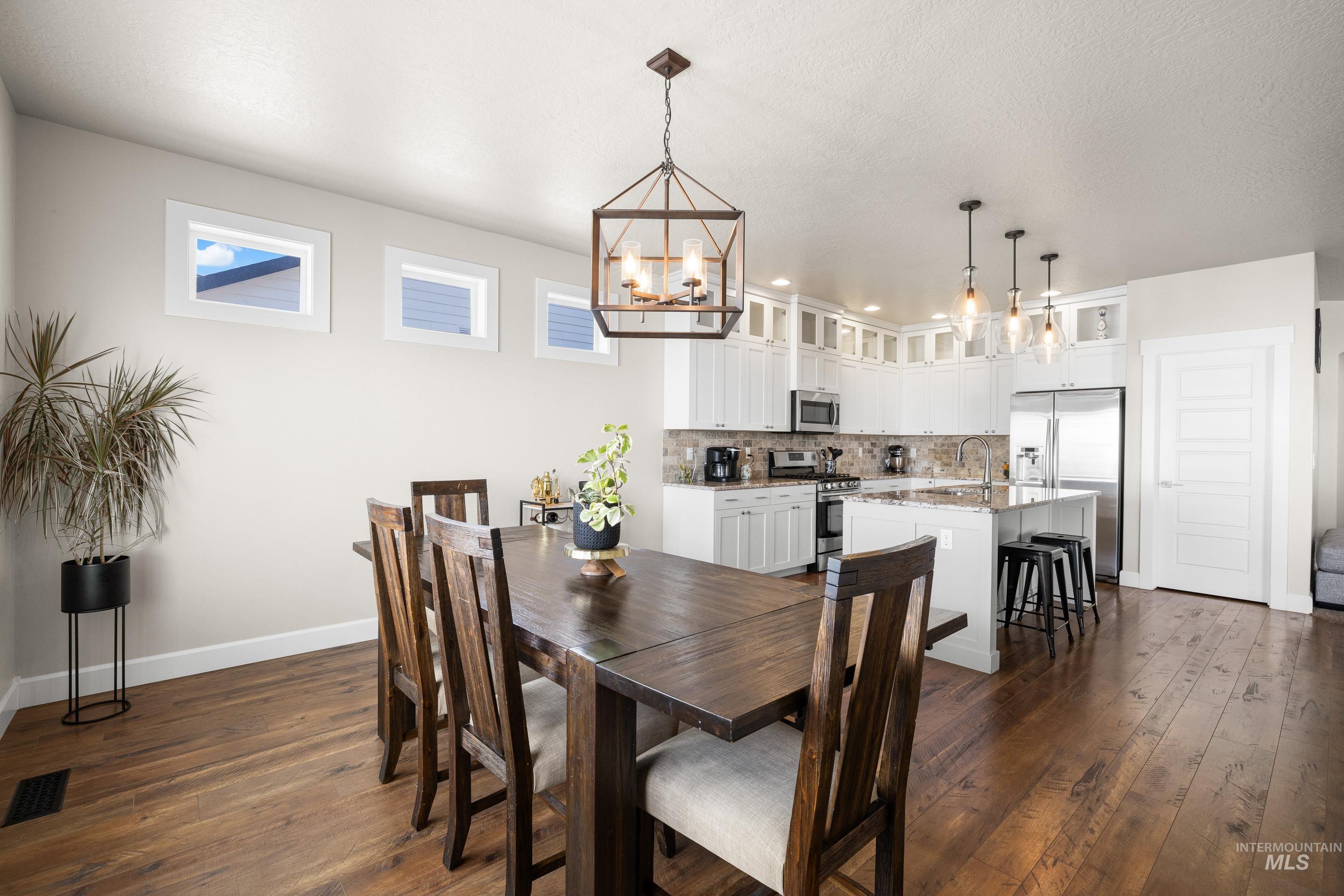 2709 Fallcrest St., Caldwell, Idaho 83607-5179, 3 Bedrooms, 2 Bathrooms, Residential For Sale, Price $440,000,MLS 98957141