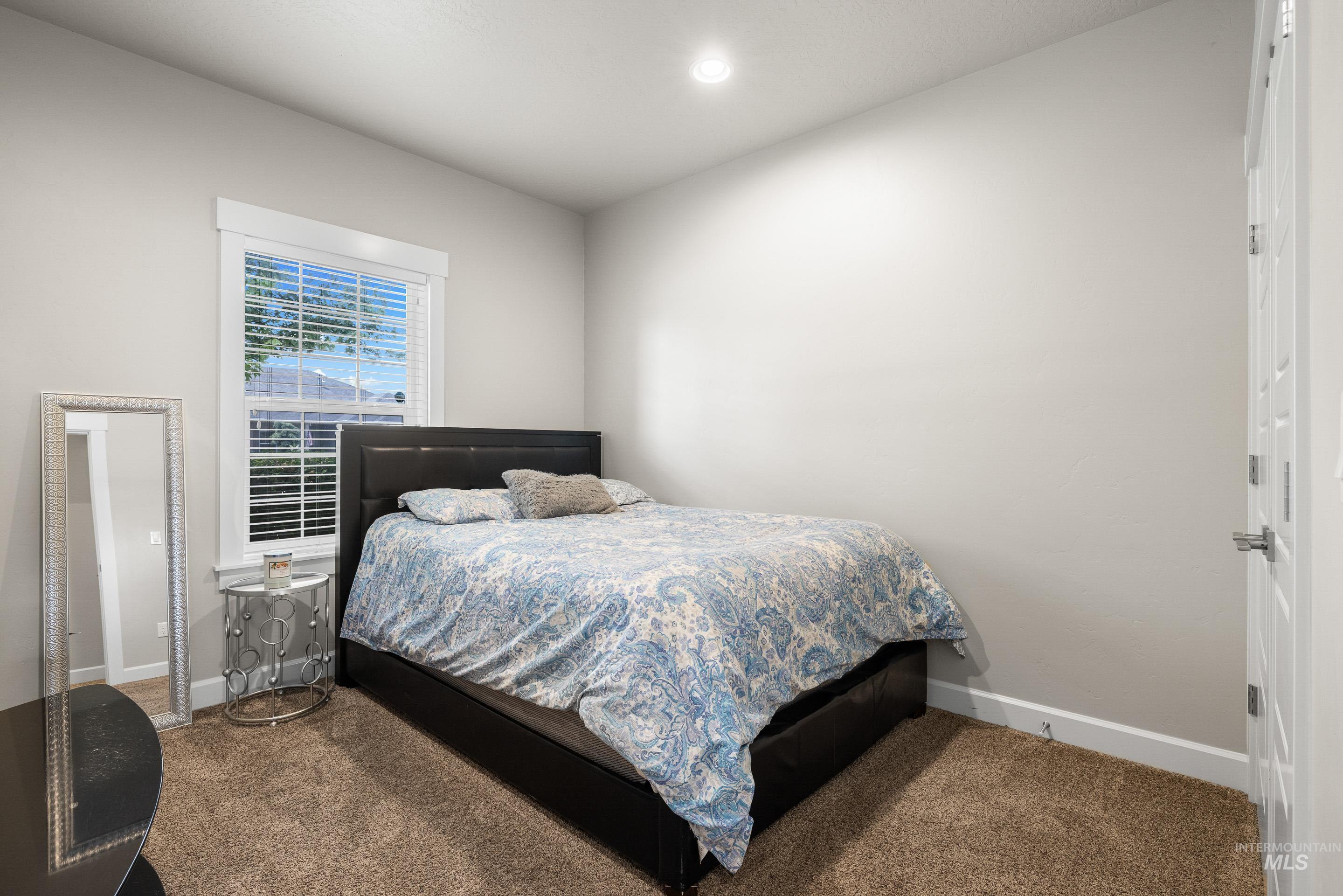 2709 Fallcrest St., Caldwell, Idaho 83607-5179, 3 Bedrooms, 2 Bathrooms, Residential For Sale, Price $440,000,MLS 98957141