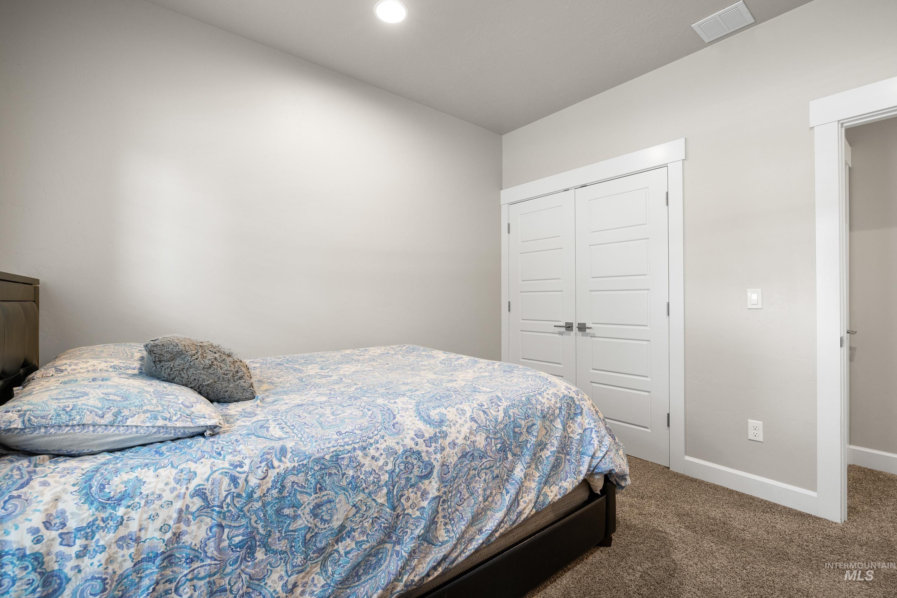 2709 Fallcrest St., Caldwell, Idaho 83607-5179, 3 Bedrooms, 2 Bathrooms, Residential For Sale, Price $440,000,MLS 98957141