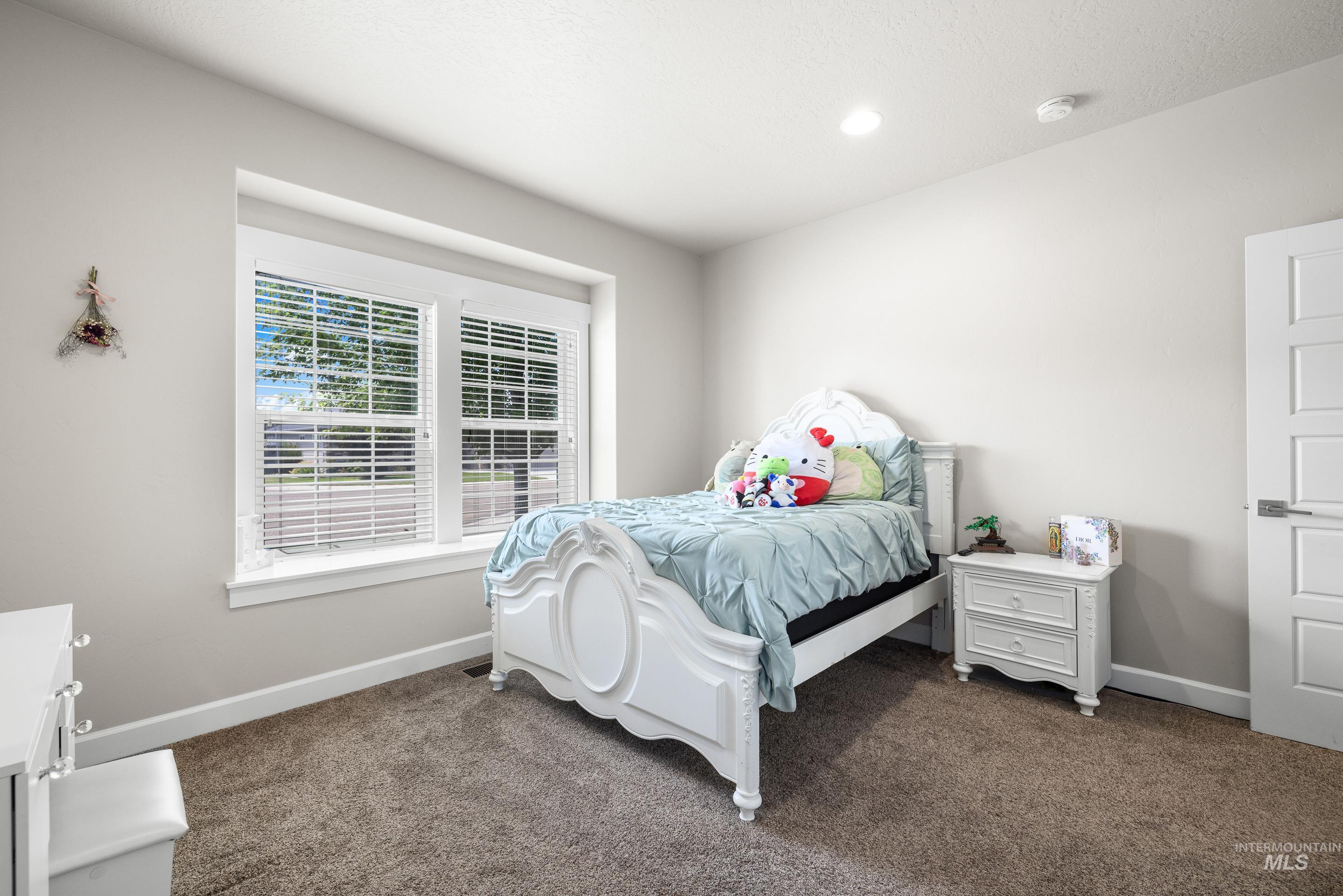 2709 Fallcrest St., Caldwell, Idaho 83607-5179, 3 Bedrooms, 2 Bathrooms, Residential For Sale, Price $440,000,MLS 98957141