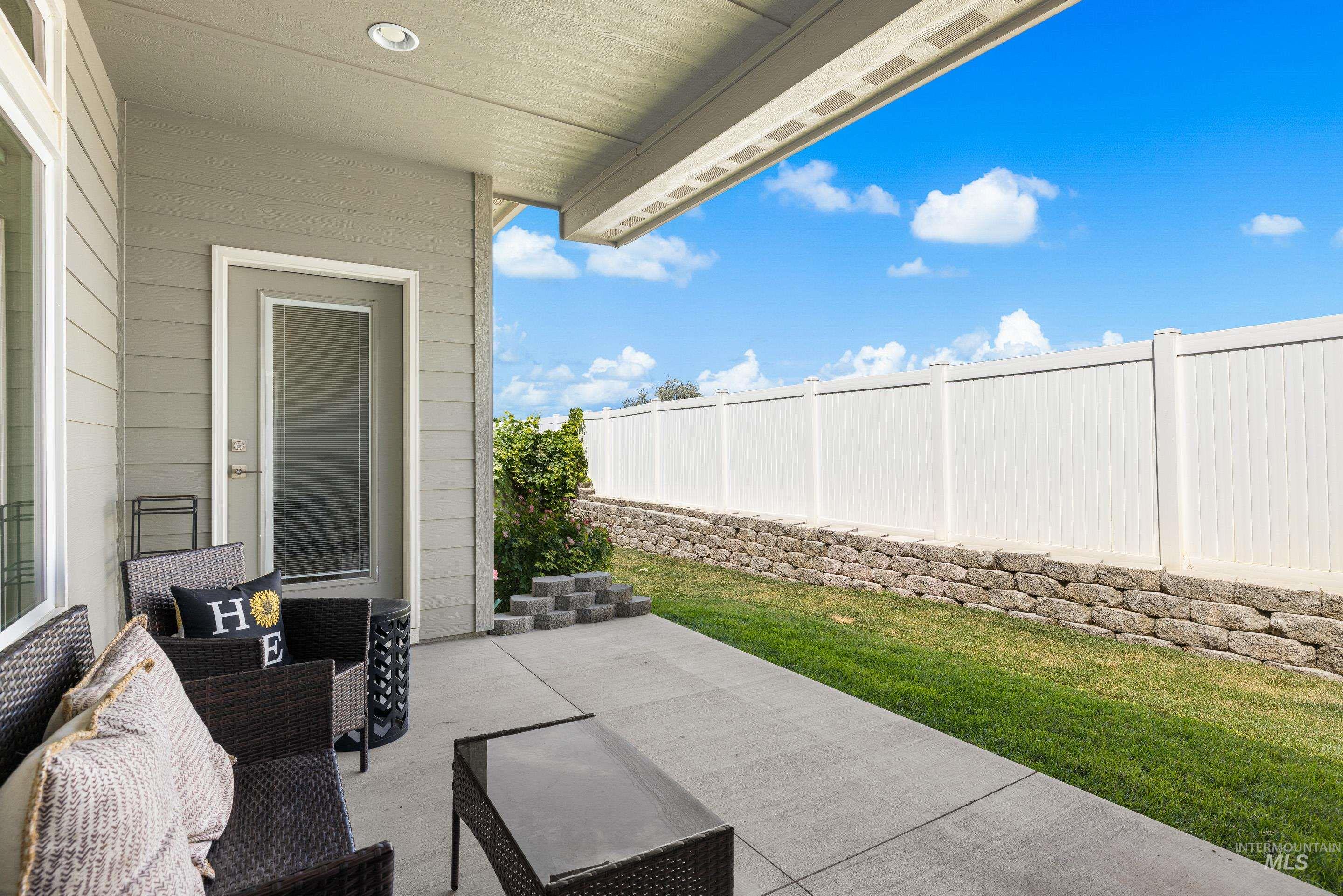 2709 Fallcrest St., Caldwell, Idaho 83607-5179, 3 Bedrooms, 2 Bathrooms, Residential For Sale, Price $440,000,MLS 98957141