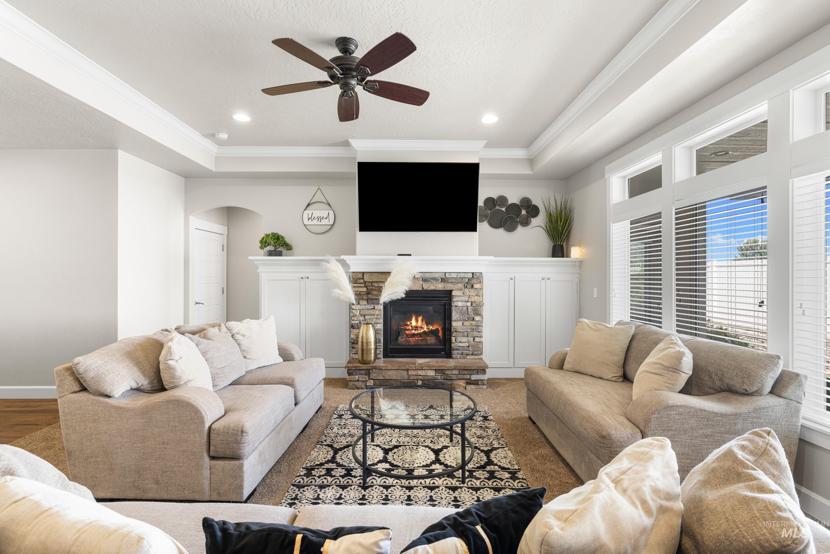 2709 Fallcrest St., Caldwell, Idaho 83607-5179, 3 Bedrooms, 2 Bathrooms, Residential For Sale, Price $440,000,MLS 98957141