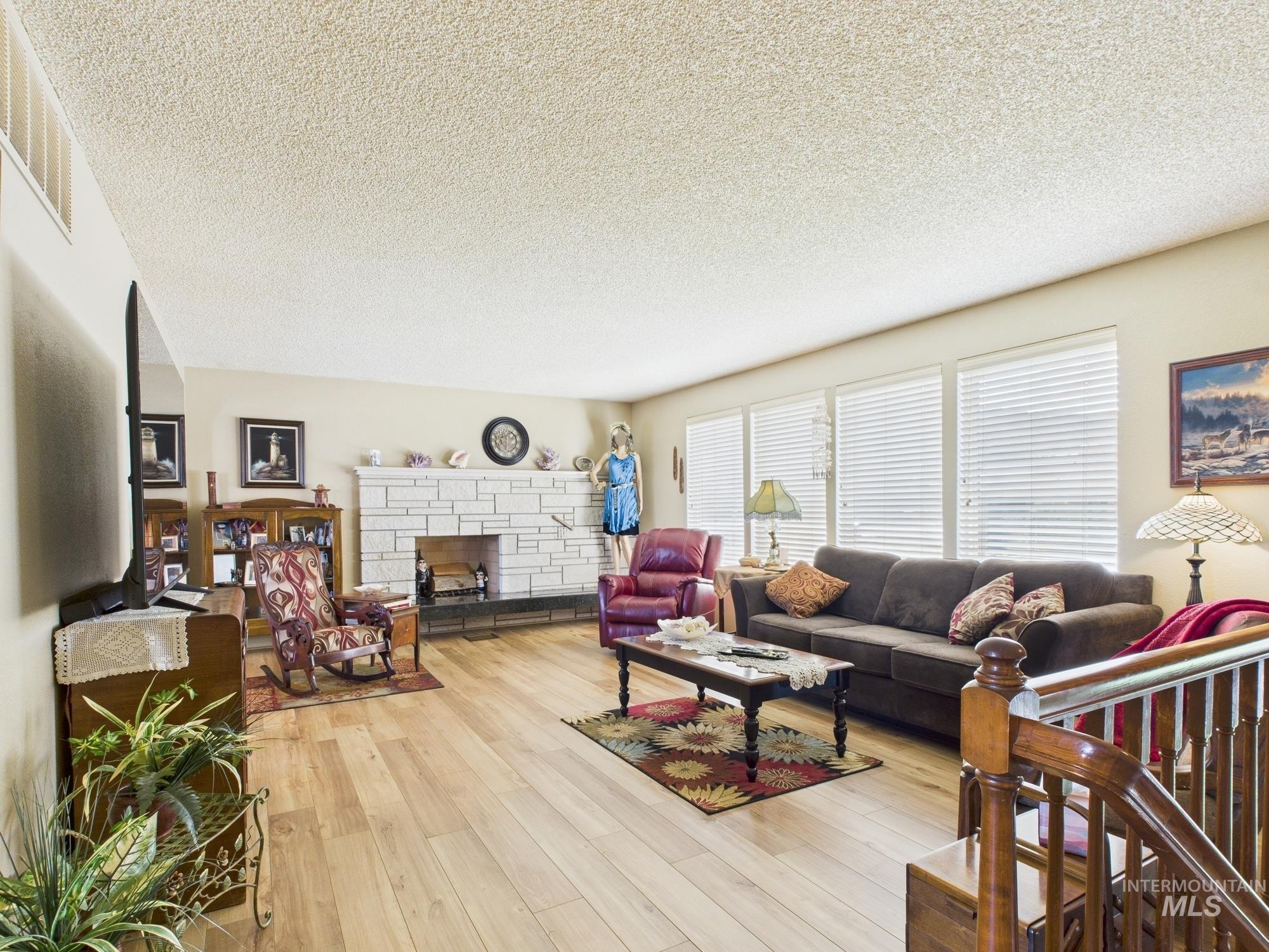 3585 Country Club Drive, Lewiston, Idaho 83501, 5 Bedrooms, 3 Bathrooms, Residential For Sale, Price $480,000, 98957165