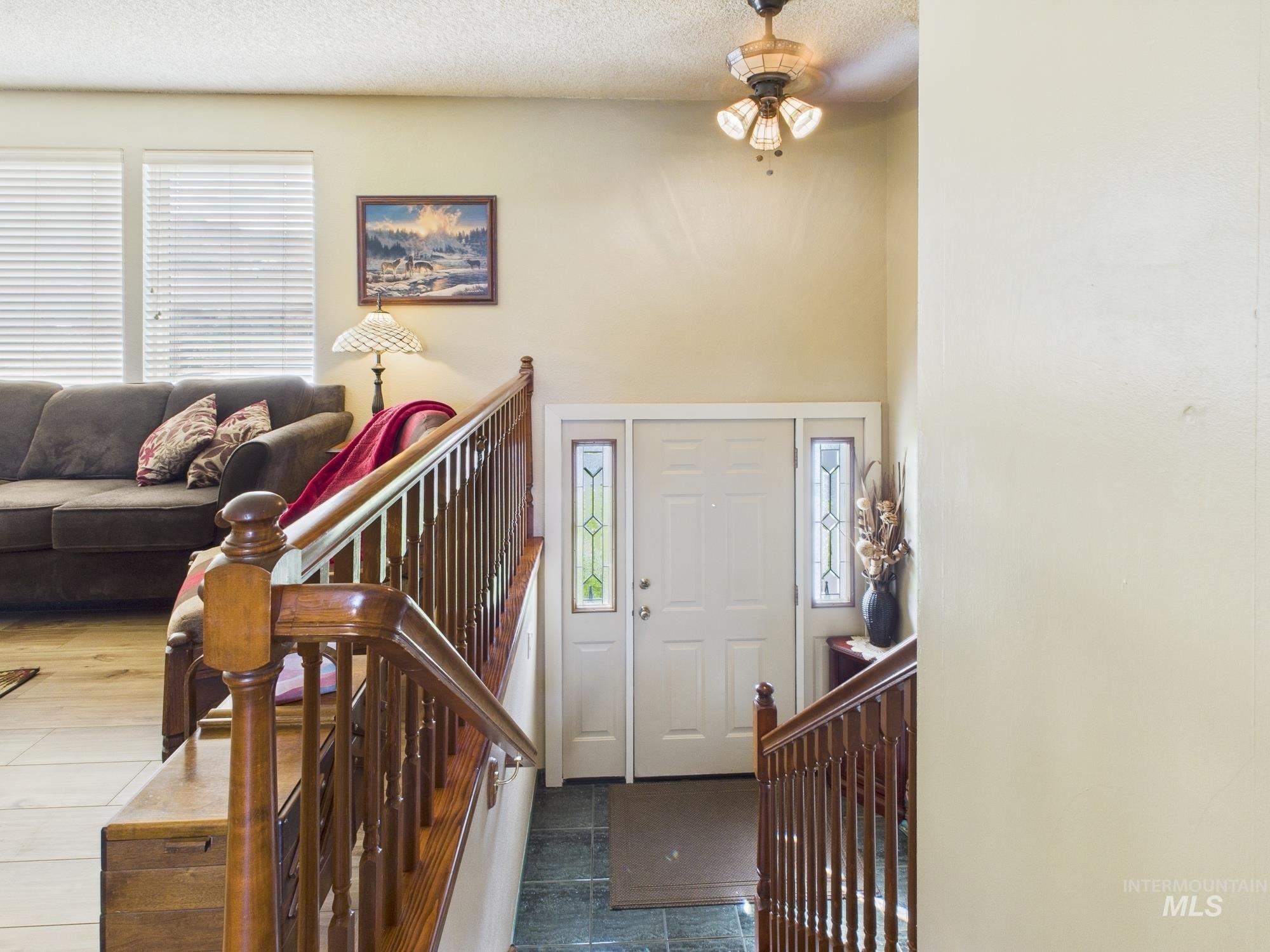 3585 Country Club Drive, Lewiston, Idaho 83501, 5 Bedrooms, 3 Bathrooms, Residential For Sale, Price $480,000, 98957165