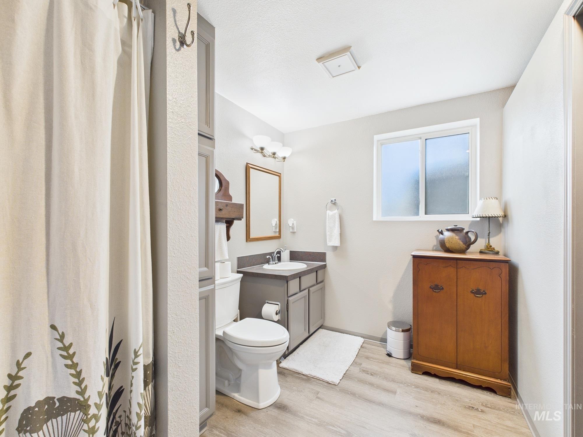 3585 Country Club Drive, Lewiston, Idaho 83501, 5 Bedrooms, 3 Bathrooms, Residential For Sale, Price $480,000, 98957165