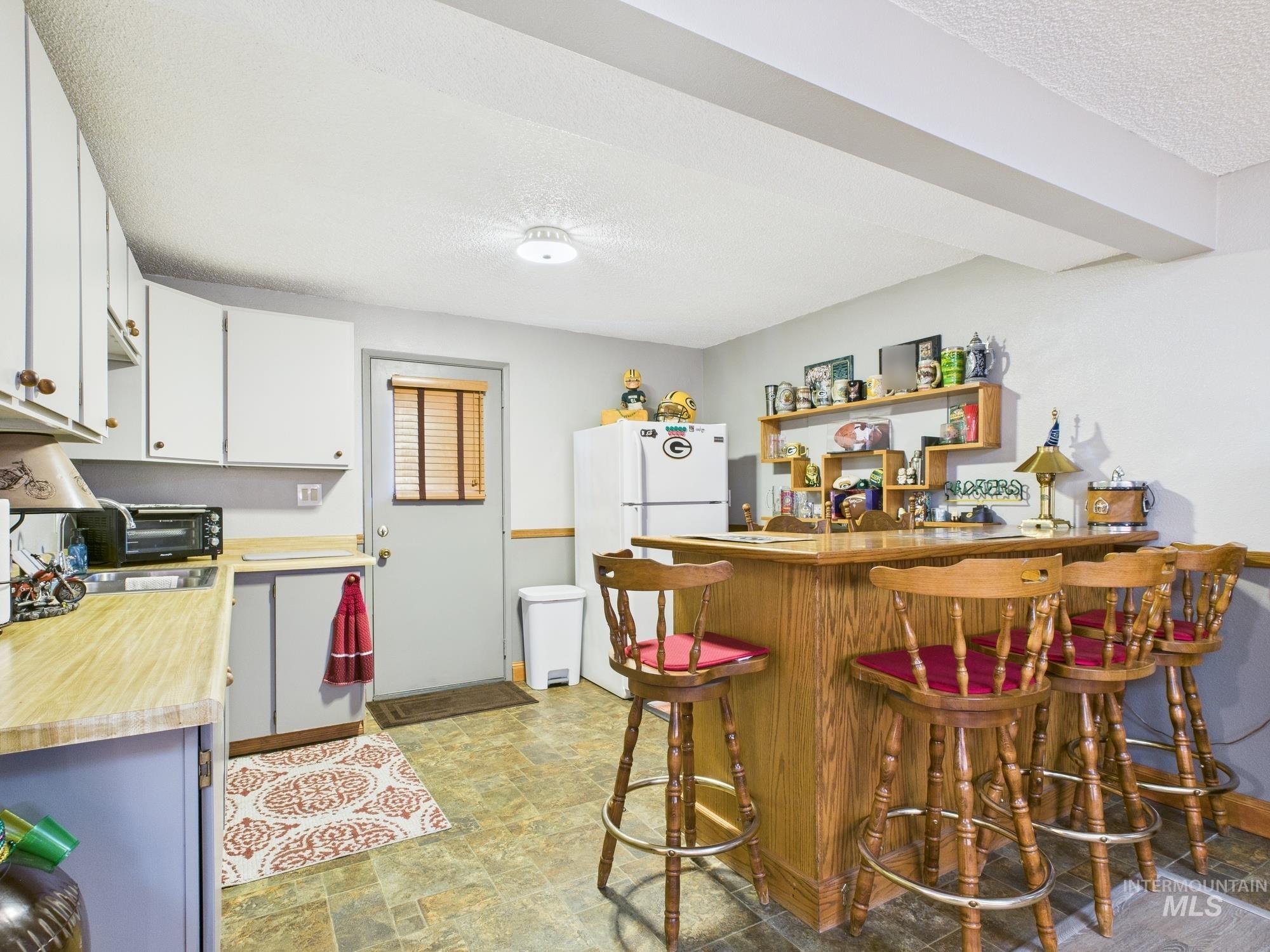 3585 Country Club Drive, Lewiston, Idaho 83501, 5 Bedrooms, 3 Bathrooms, Residential For Sale, Price $480,000, 98957165