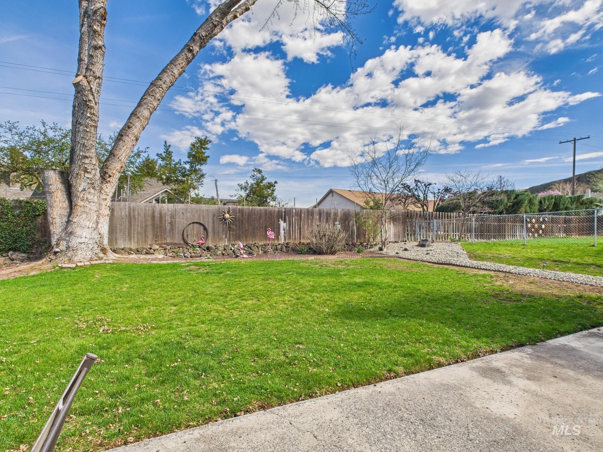 3585 Country Club Drive, Lewiston, Idaho 83501, 5 Bedrooms, 3 Bathrooms, Residential For Sale, Price $480,000, 98957165