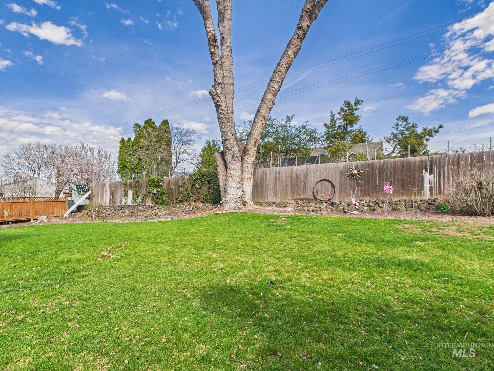 3585 Country Club Drive, Lewiston, Idaho 83501, 5 Bedrooms, 3 Bathrooms, Residential For Sale, Price $480,000, 98957165