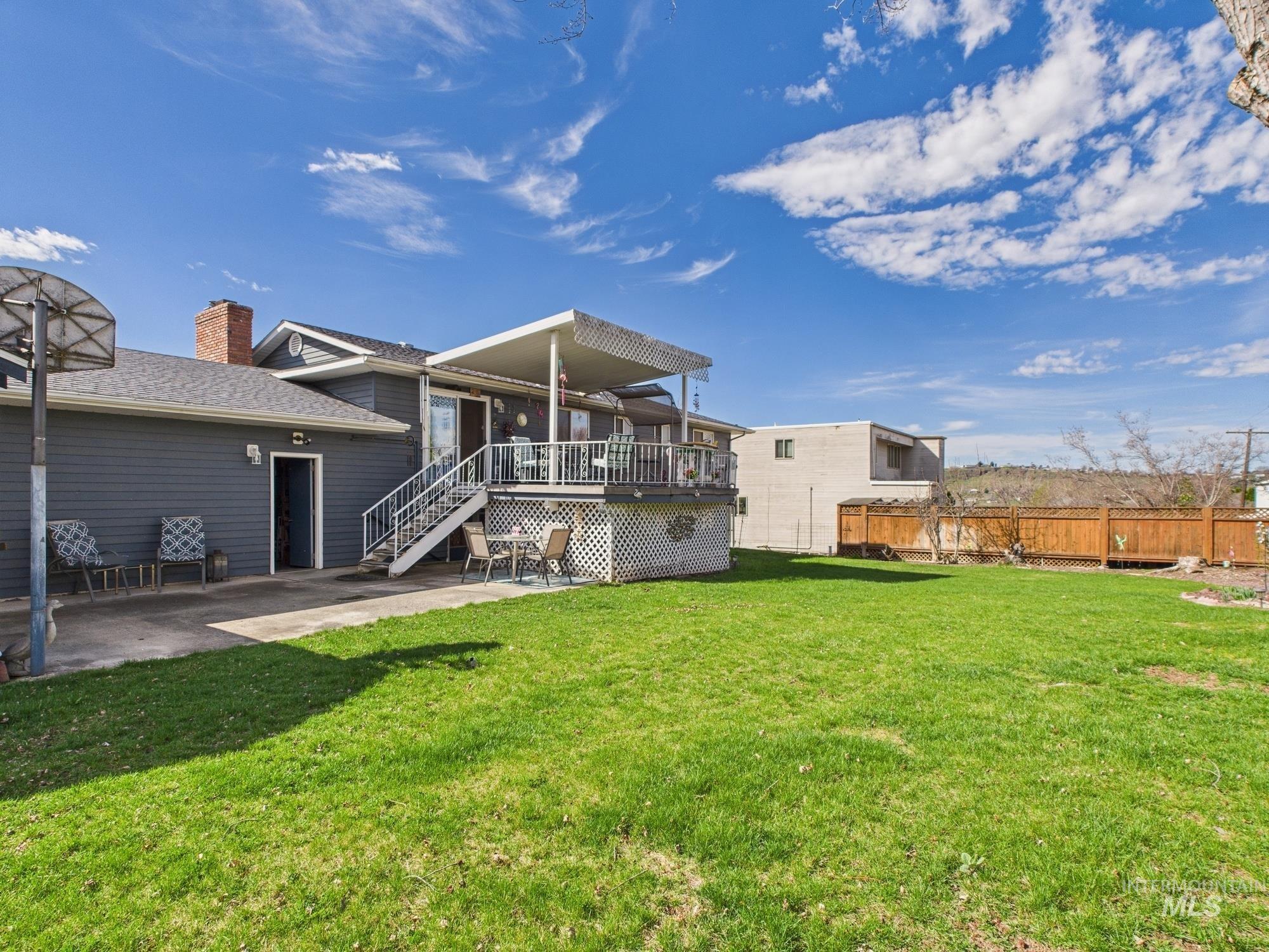 3585 Country Club Drive, Lewiston, Idaho 83501, 5 Bedrooms, 3 Bathrooms, Residential For Sale, Price $480,000, 98957165