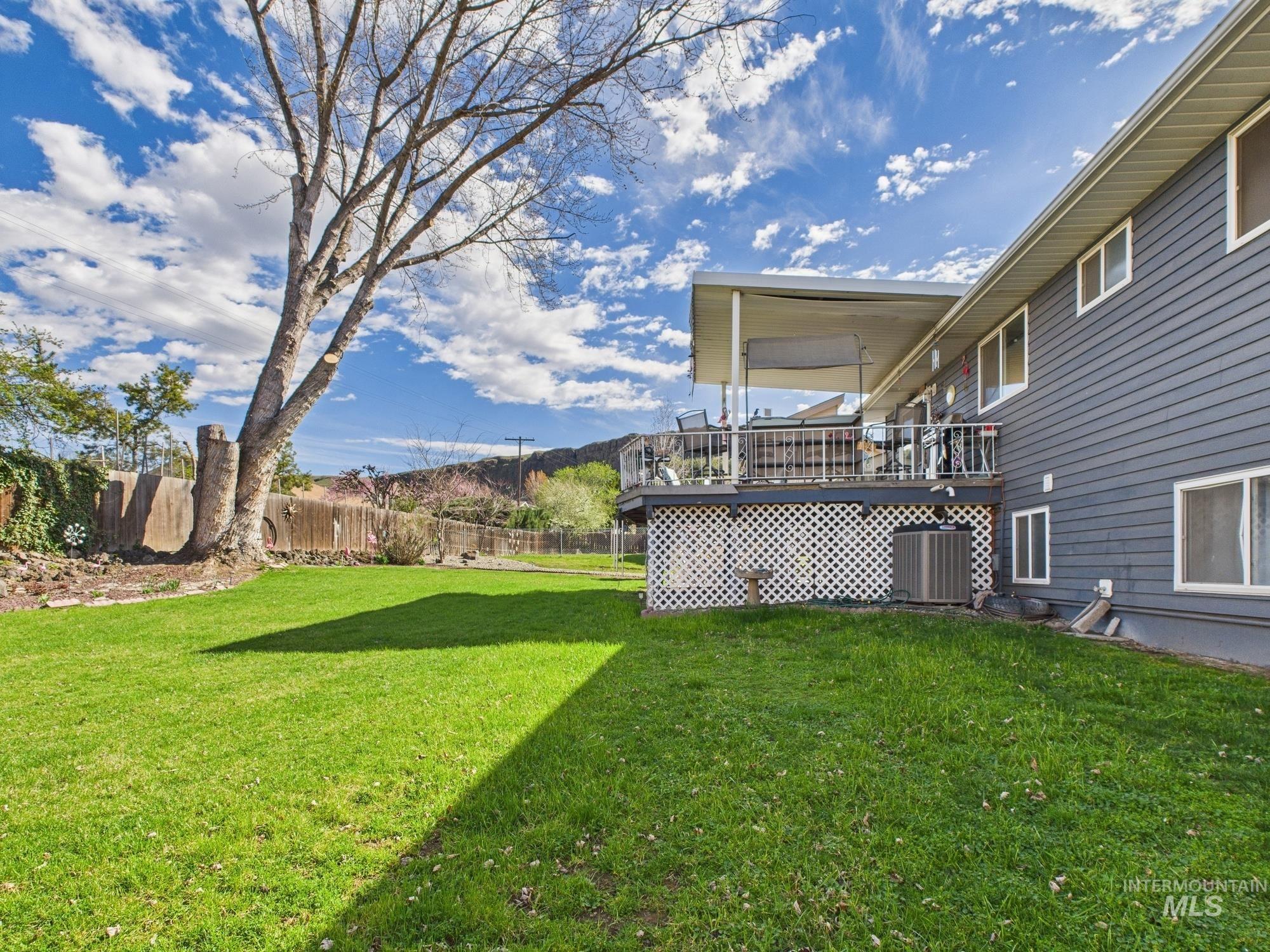 3585 Country Club Drive, Lewiston, Idaho 83501, 5 Bedrooms, 3 Bathrooms, Residential For Sale, Price $480,000, 98957165