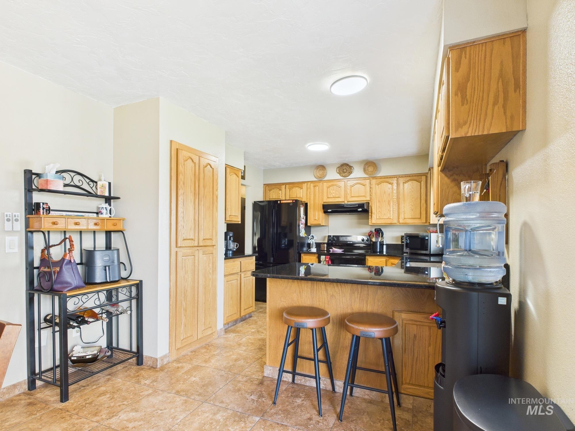 3585 Country Club Drive, Lewiston, Idaho 83501, 5 Bedrooms, 3 Bathrooms, Residential For Sale, Price $480,000, 98957165