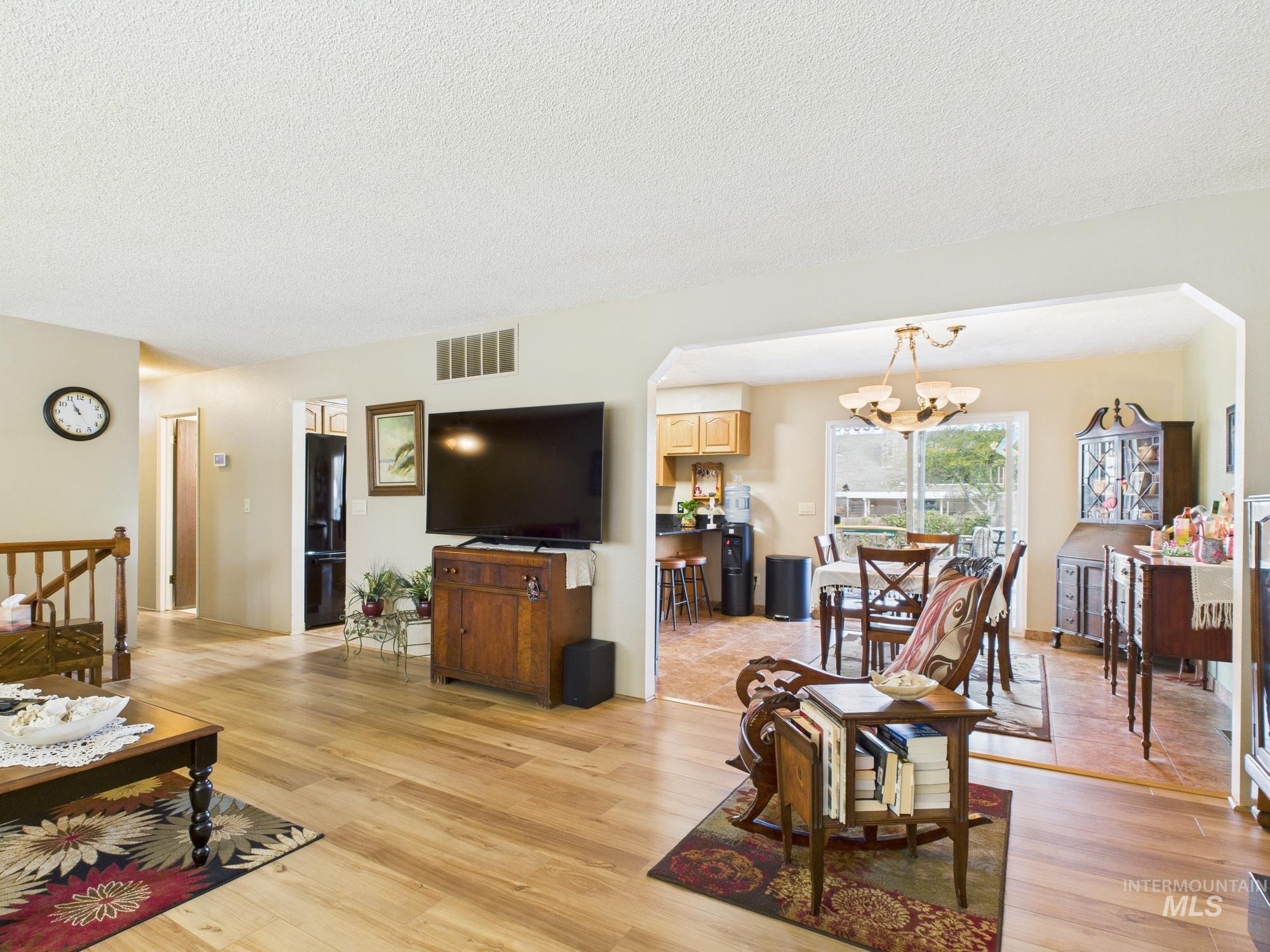 3585 Country Club Drive, Lewiston, Idaho 83501, 5 Bedrooms, 3 Bathrooms, Residential For Sale, Price $480,000, 98957165