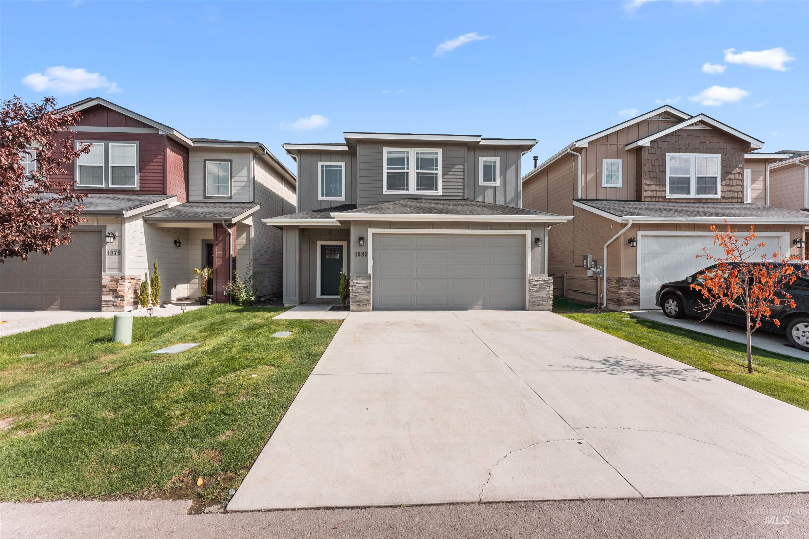 1983 W Bella Lane, Nampa, Idaho 83651, 3 Bedrooms, 2.5 Bathrooms, Residential Income For Sale, Price $375,000,MLS 98957171