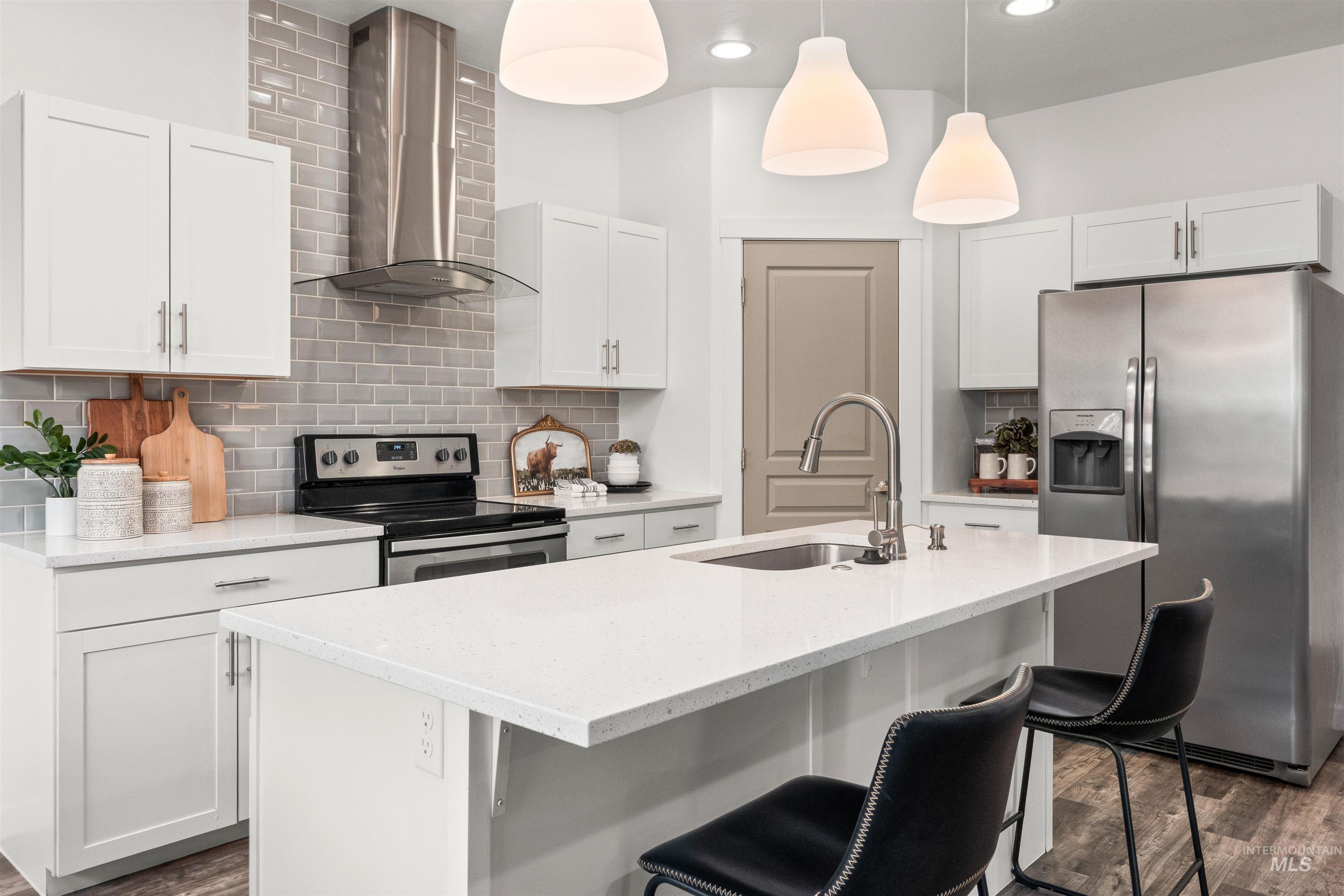 1983 W Bella Lane, Nampa, Idaho 83651, 3 Bedrooms, 2.5 Bathrooms, Residential Income For Sale, Price $375,000,MLS 98957171