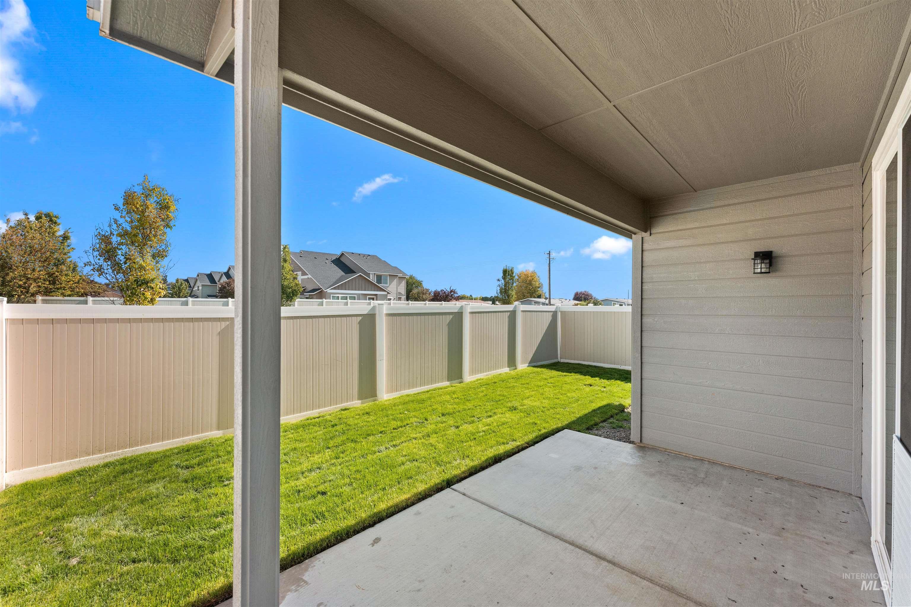 1983 W Bella Lane, Nampa, Idaho 83651, 3 Bedrooms, 2.5 Bathrooms, Residential Income For Sale, Price $375,000,MLS 98957171