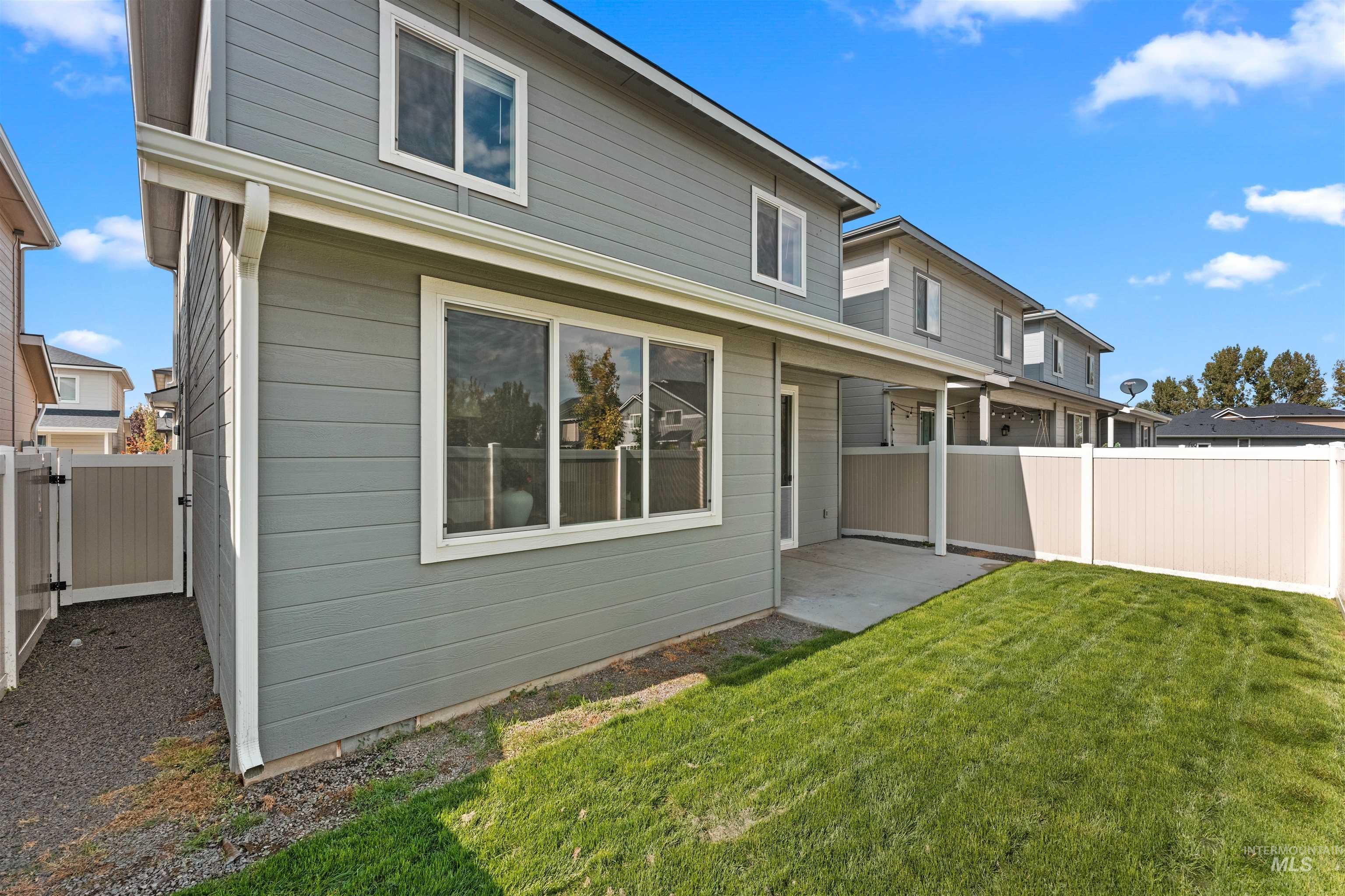 1983 W Bella Lane, Nampa, Idaho 83651, 3 Bedrooms, 2.5 Bathrooms, Residential Income For Sale, Price $375,000,MLS 98957171