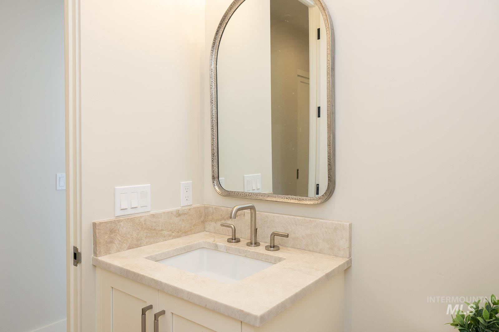 27 Streamside Drive, Hailey, Idaho 83333, 4 Bedrooms, 3.5 Bathrooms, Residential For Sale, Price $2,999,000,MLS 98957173