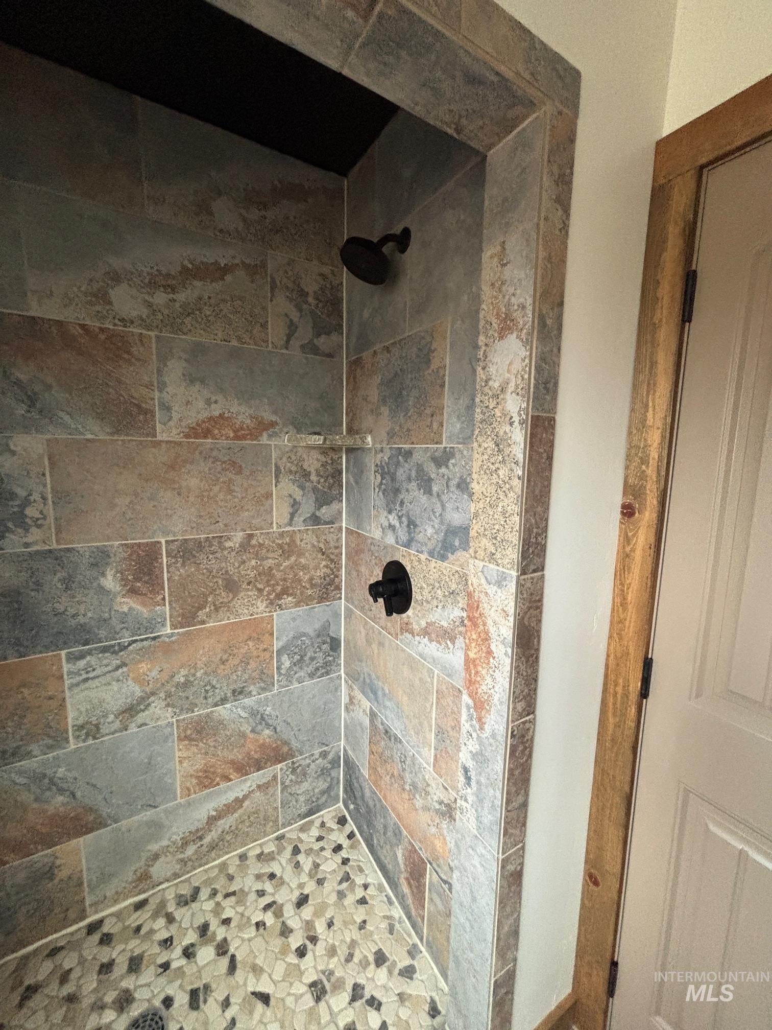 2211 Powers Drive, Lewiston, Idaho 83501, 3 Bedrooms, 2.5 Bathrooms, Residential For Sale, Price $527,000,MLS 98957174