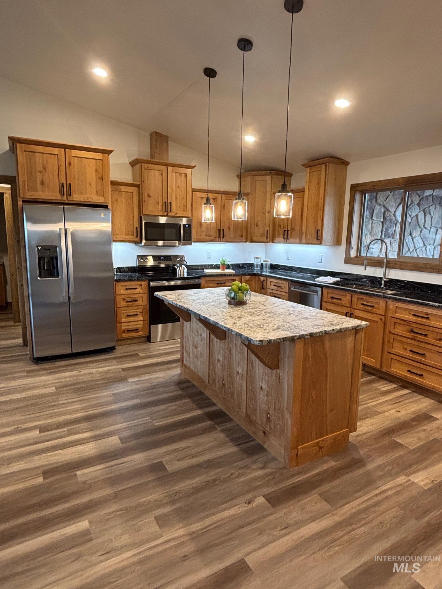 2211 Powers Drive, Lewiston, Idaho 83501, 3 Bedrooms, 2.5 Bathrooms, Residential For Sale, Price $527,000,MLS 98957174