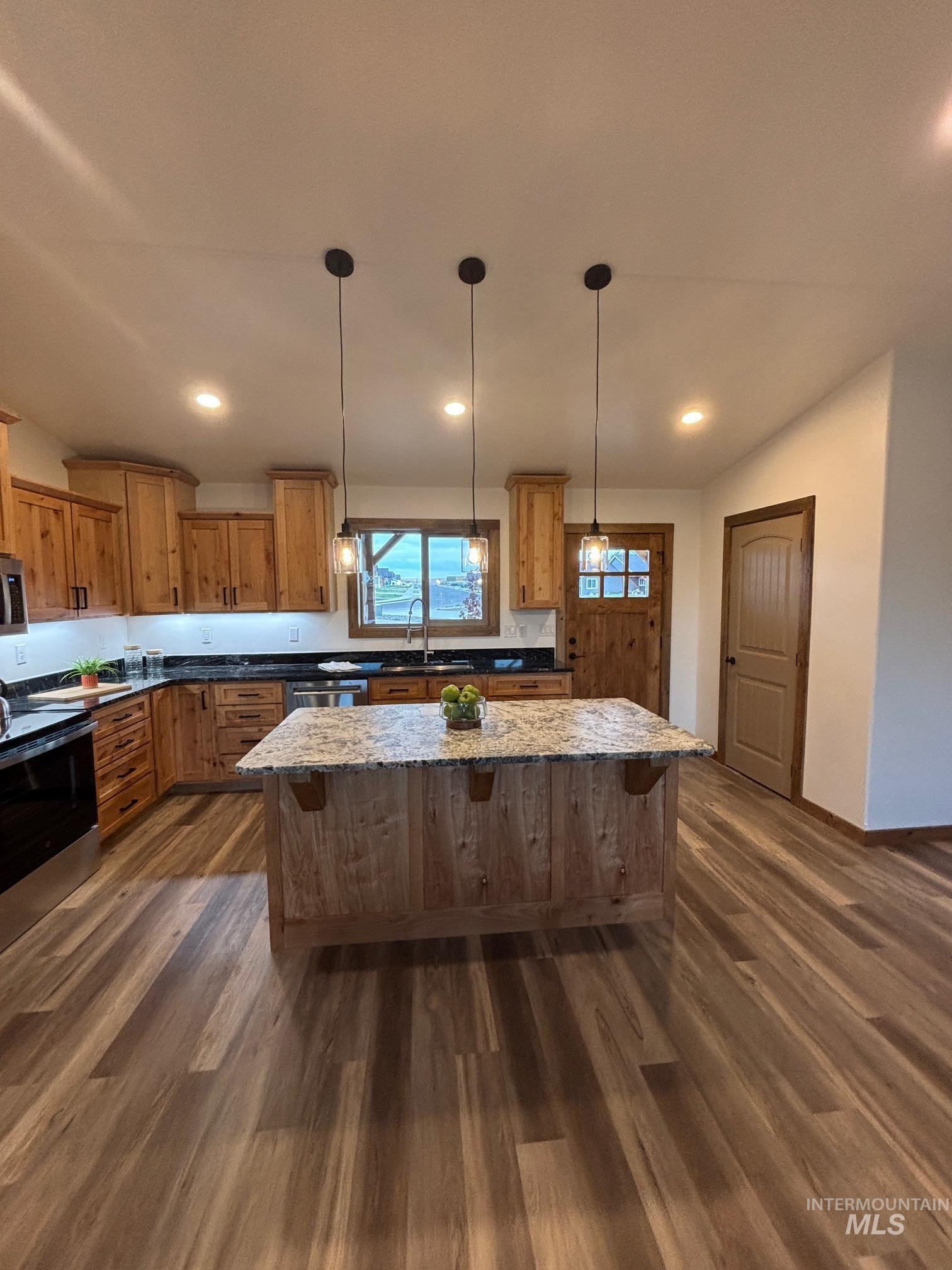 2211 Powers Drive, Lewiston, Idaho 83501, 3 Bedrooms, 2.5 Bathrooms, Residential For Sale, Price $527,000,MLS 98957174