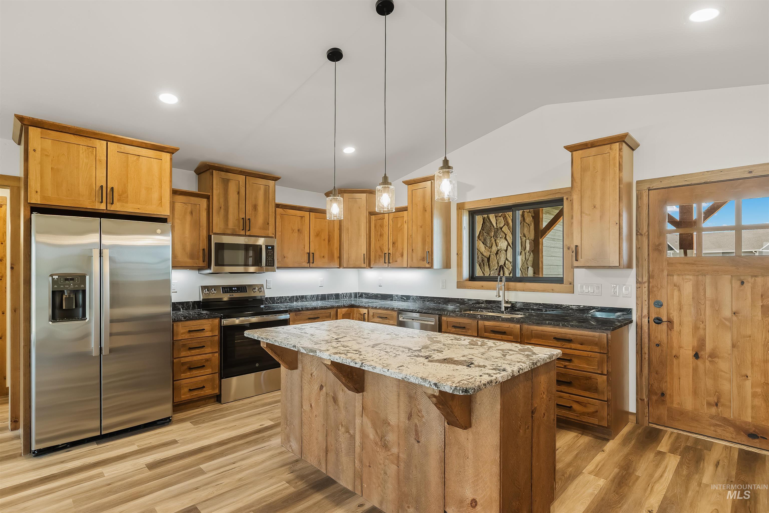 2213 Powers Drive, Lewiston, Idaho 83501, 3 Bedrooms, 2.5 Bathrooms, Residential For Sale, Price $530,000,MLS 98957177