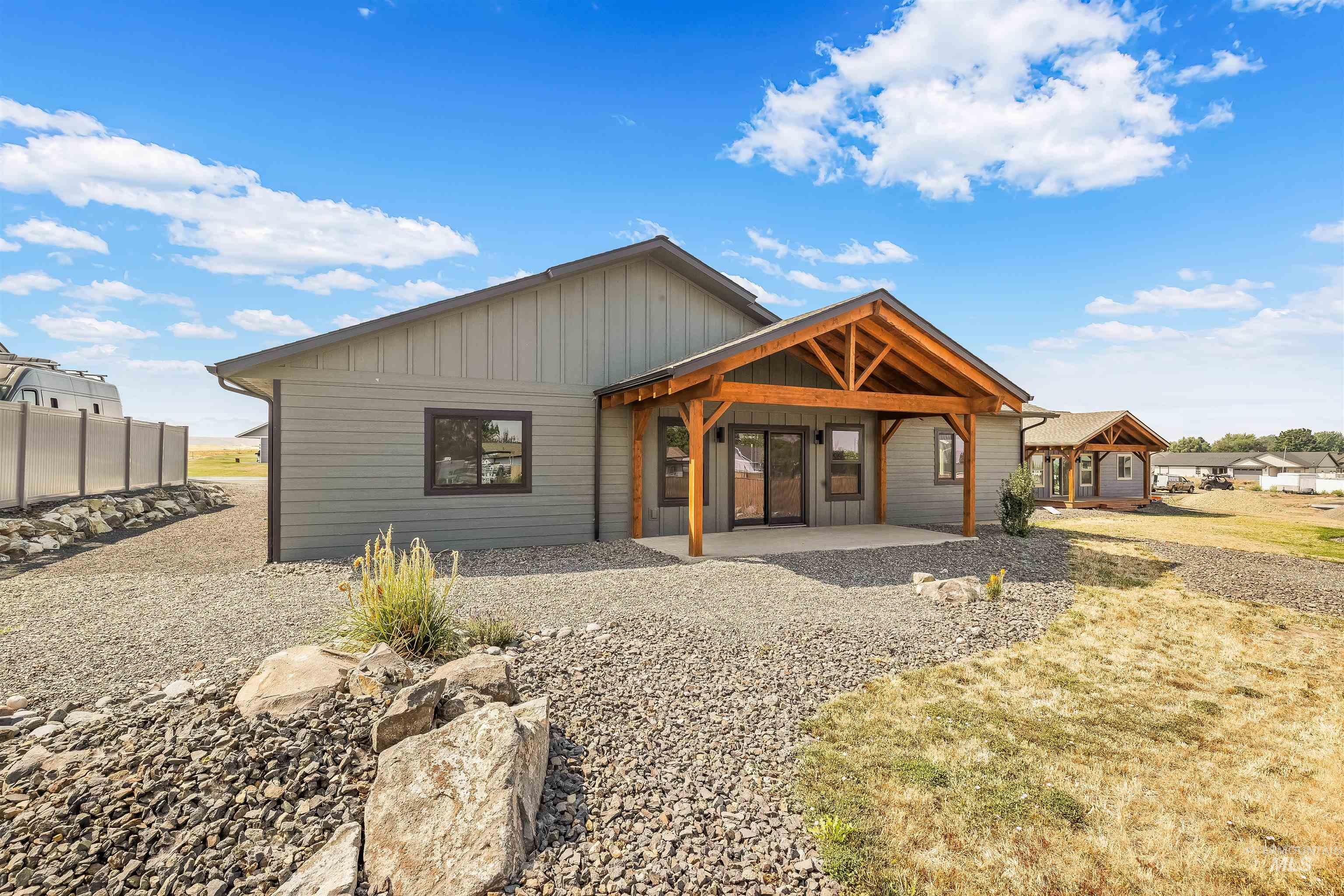 2213 Powers Drive, Lewiston, Idaho 83501, 3 Bedrooms, 2.5 Bathrooms, Residential For Sale, Price $530,000,MLS 98957177