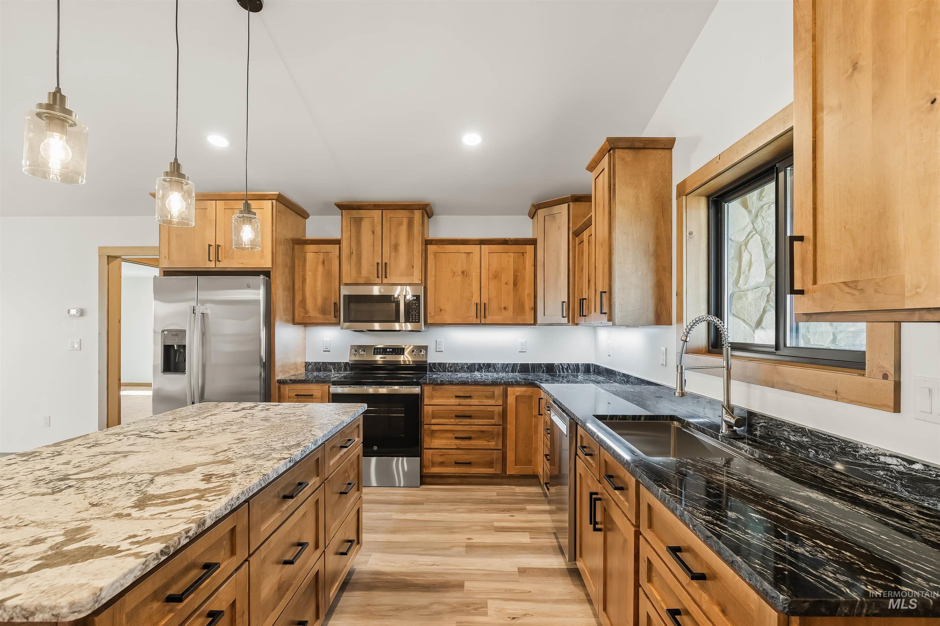 2213 Powers Drive, Lewiston, Idaho 83501, 3 Bedrooms, 2.5 Bathrooms, Residential For Sale, Price $530,000,MLS 98957177