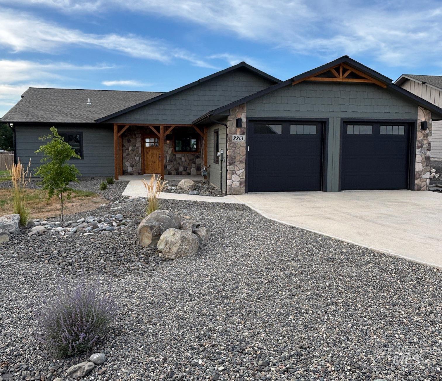 2213 Powers Drive, Lewiston, Idaho 83501, 3 Bedrooms, 2.5 Bathrooms, Residential For Sale, Price $530,000,MLS 98957177