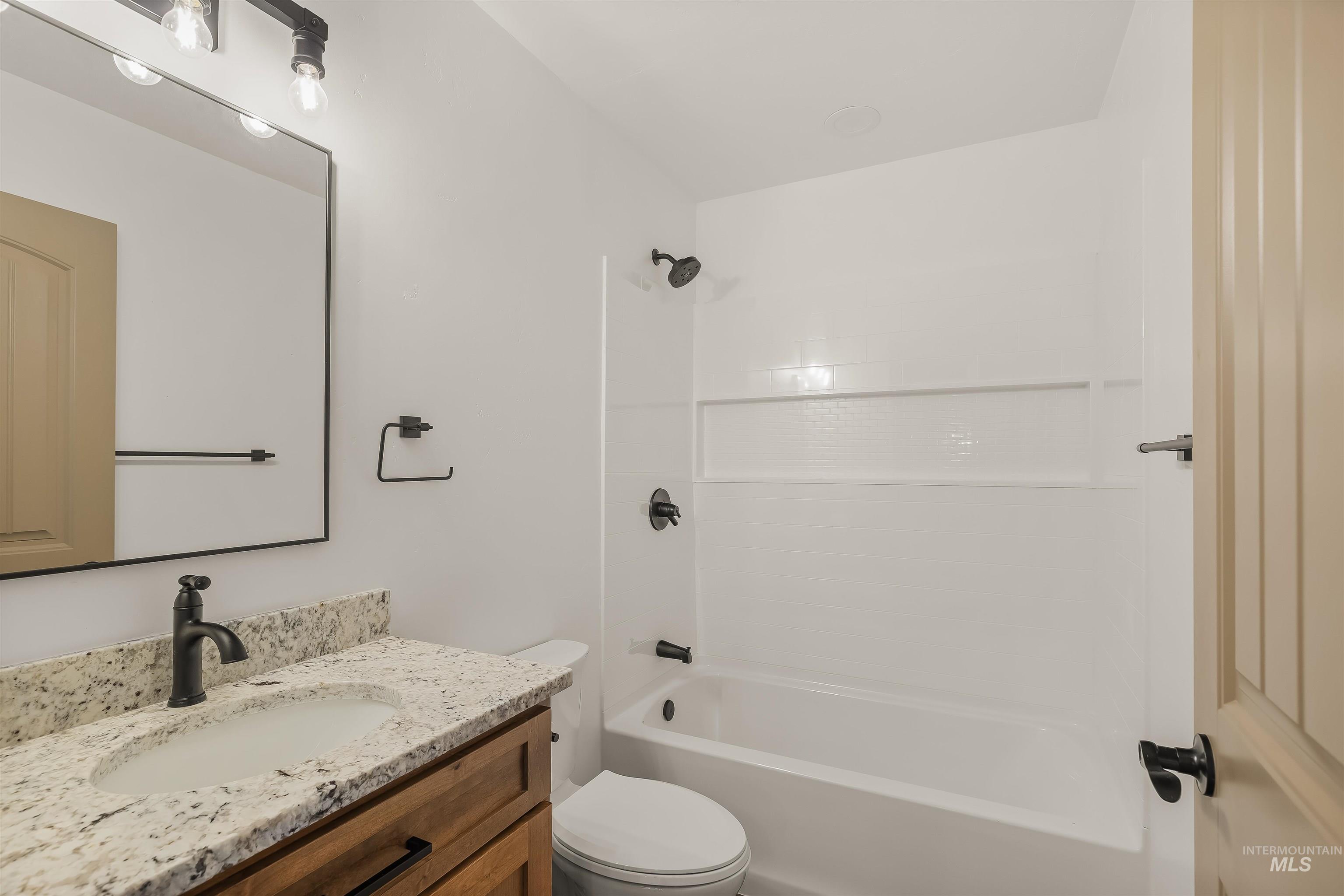 2213 Powers Drive, Lewiston, Idaho 83501, 3 Bedrooms, 2.5 Bathrooms, Residential For Sale, Price $530,000,MLS 98957177