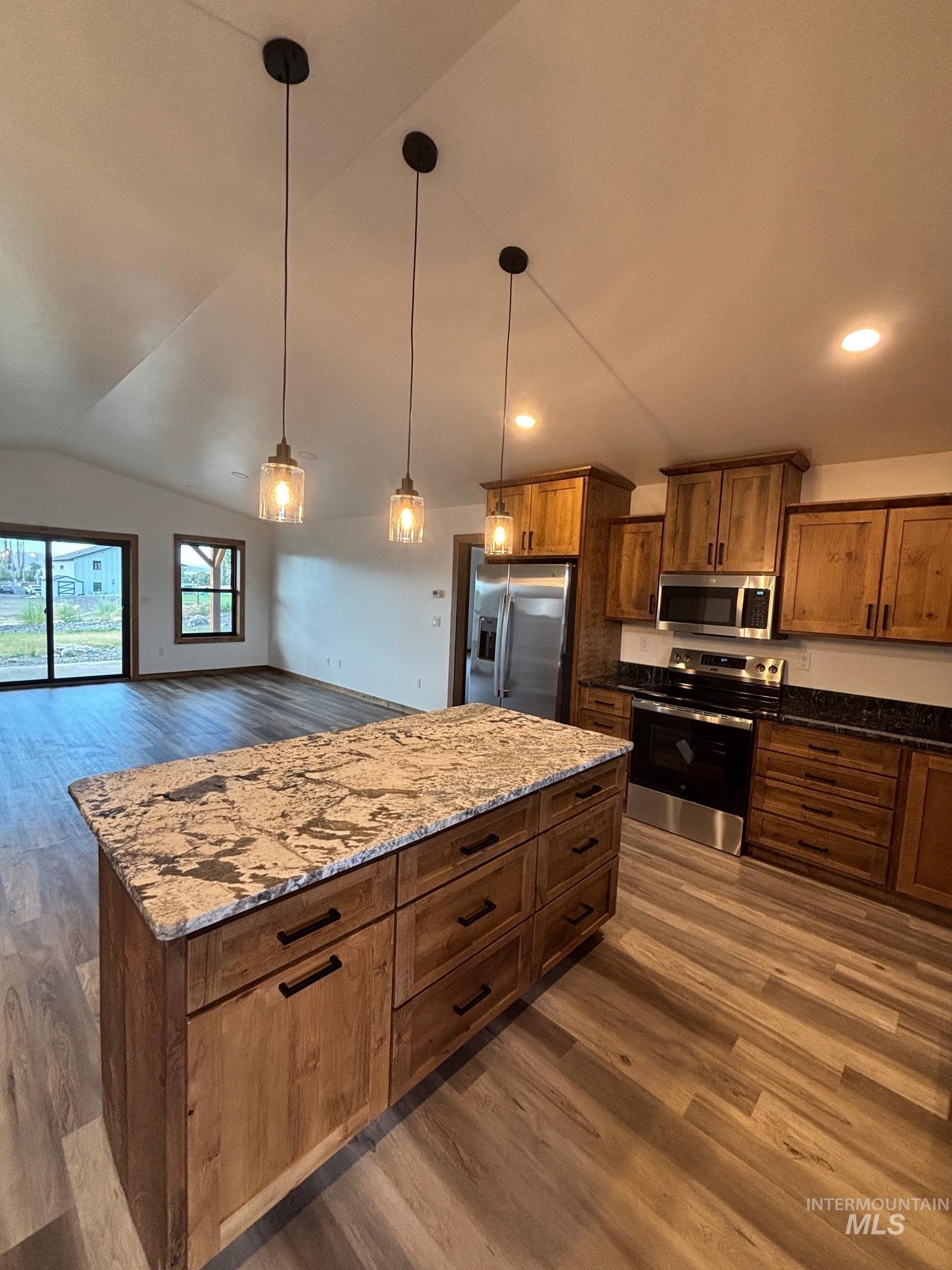 2213 Powers Drive, Lewiston, Idaho 83501, 3 Bedrooms, 2.5 Bathrooms, Residential For Sale, Price $530,000,MLS 98957177