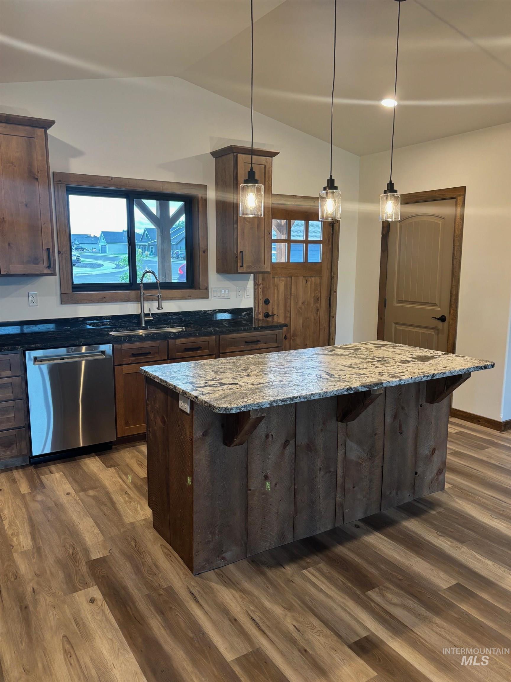 2213 Powers Drive, Lewiston, Idaho 83501, 3 Bedrooms, 2.5 Bathrooms, Residential For Sale, Price $530,000,MLS 98957177