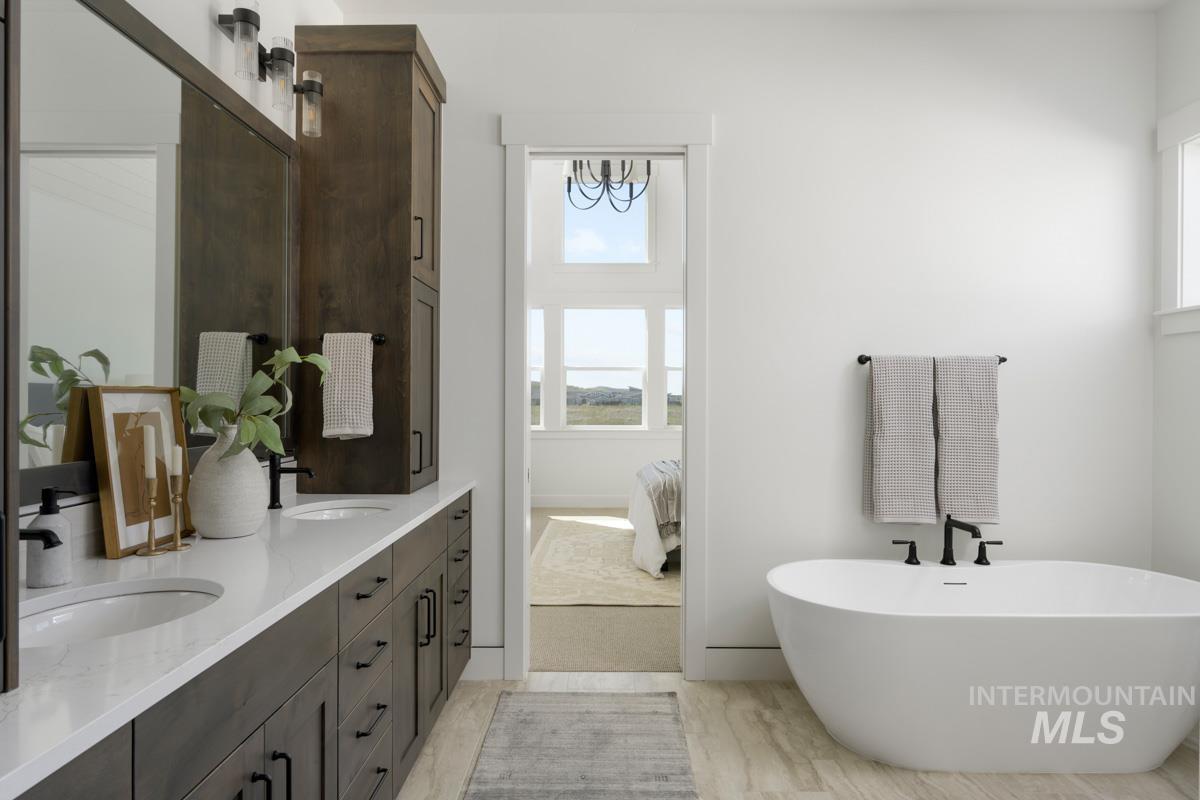 495 Discovery Drive, Donnelly, Idaho 83615, 4 Bedrooms, 4 Bathrooms, Residential For Sale, Price $2,900,000,MLS 98957226